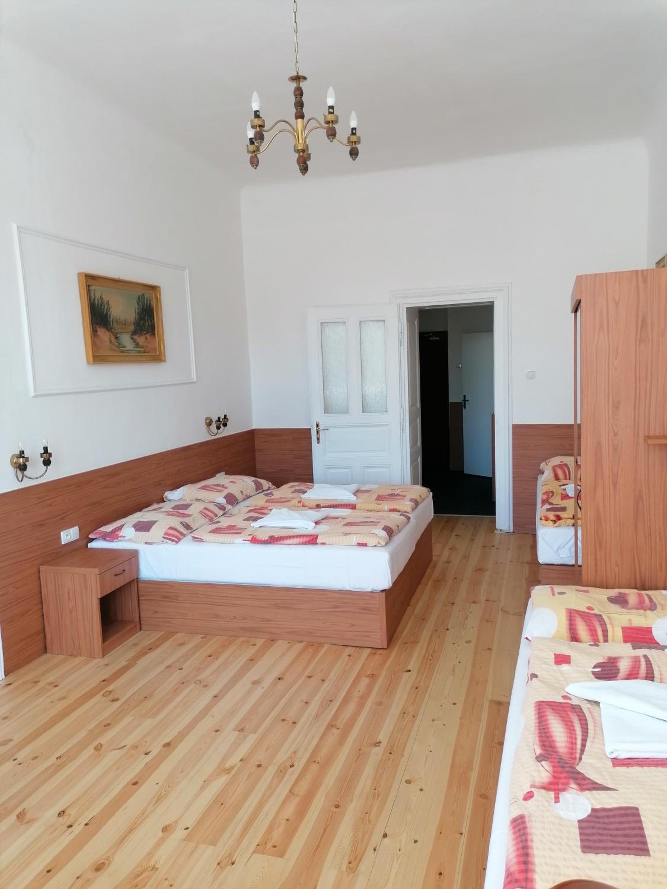 Superior Quadruple Room - Photo 17