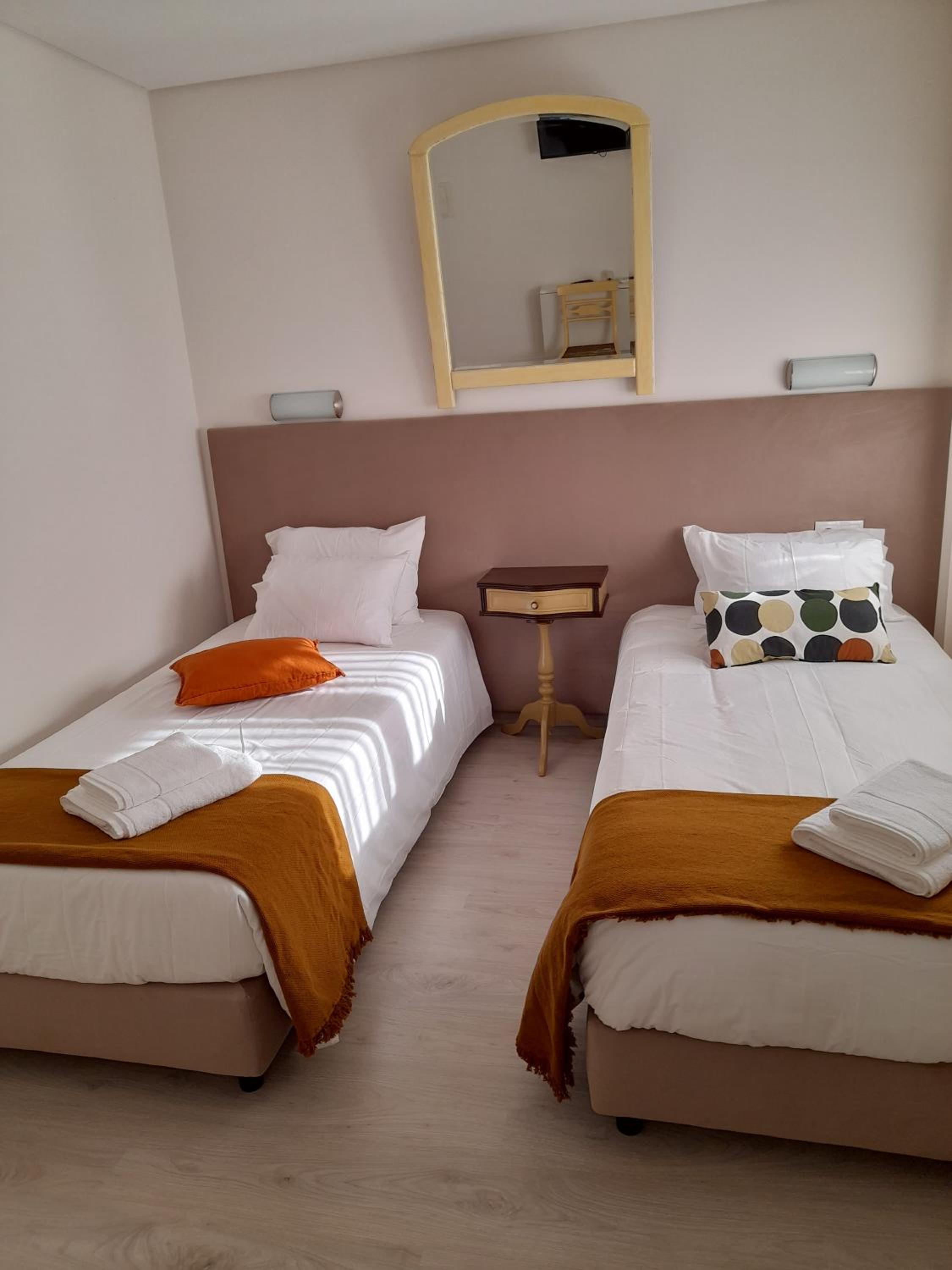 Twin Room with Bath photo 1