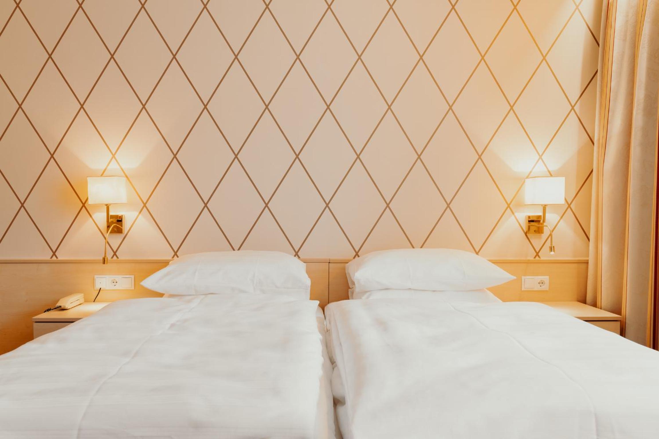 Double or Twin Room - Photo 11