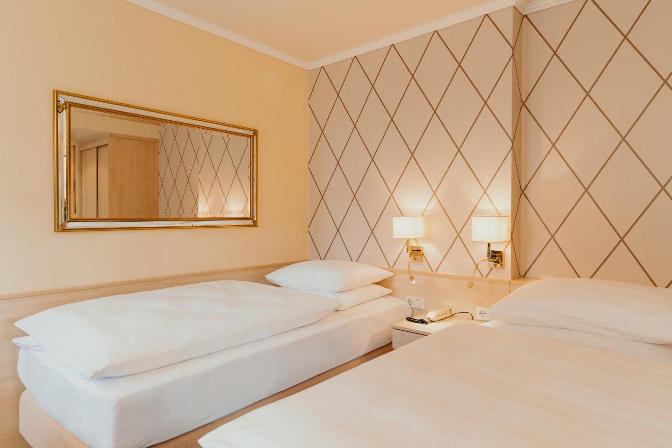 Twin Room - Photo 1