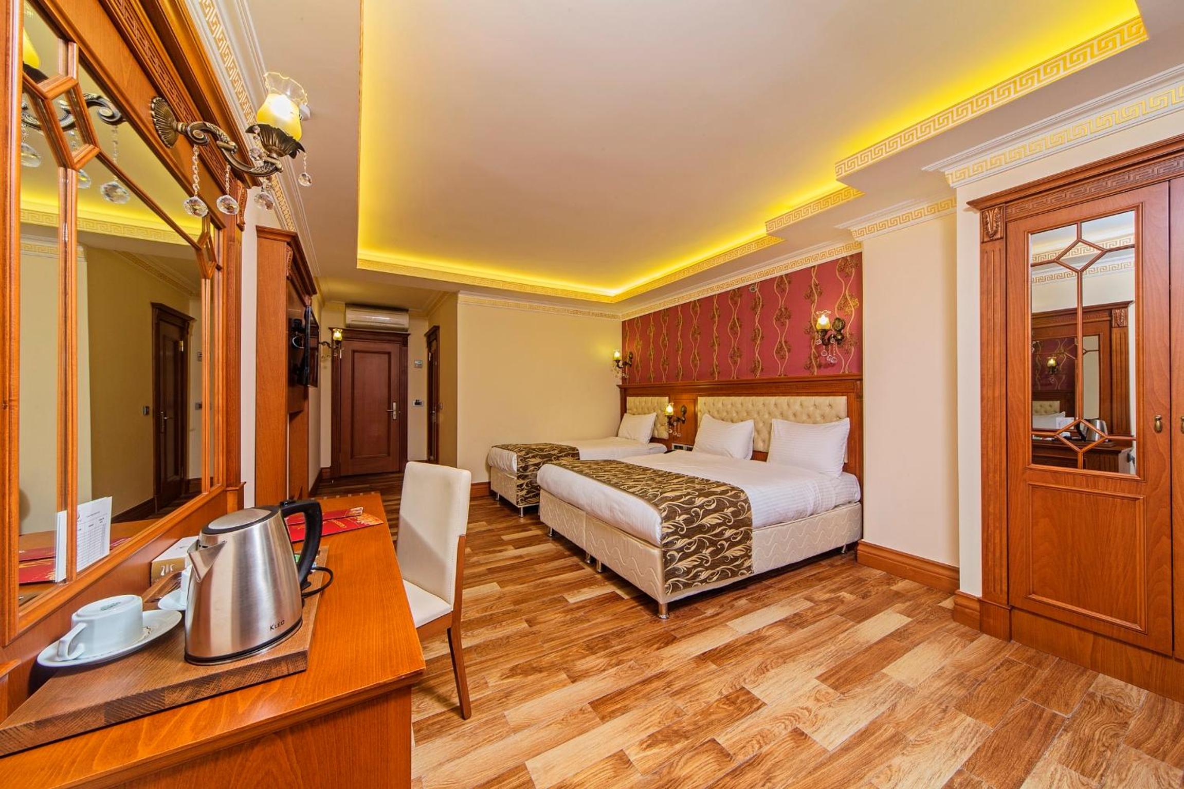 Deluxe Triple Room photo 2