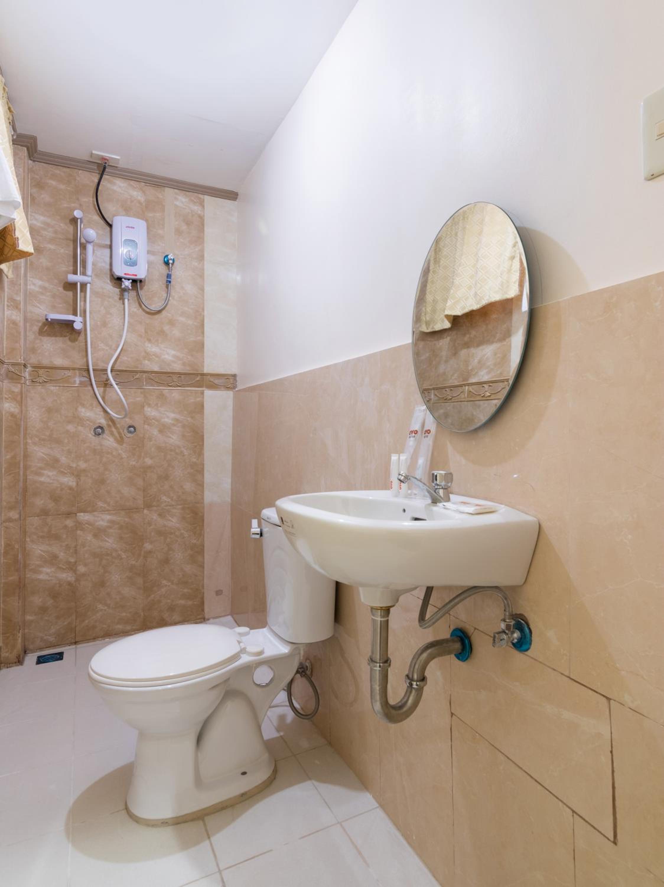 Deluxe Suite - Photo 7