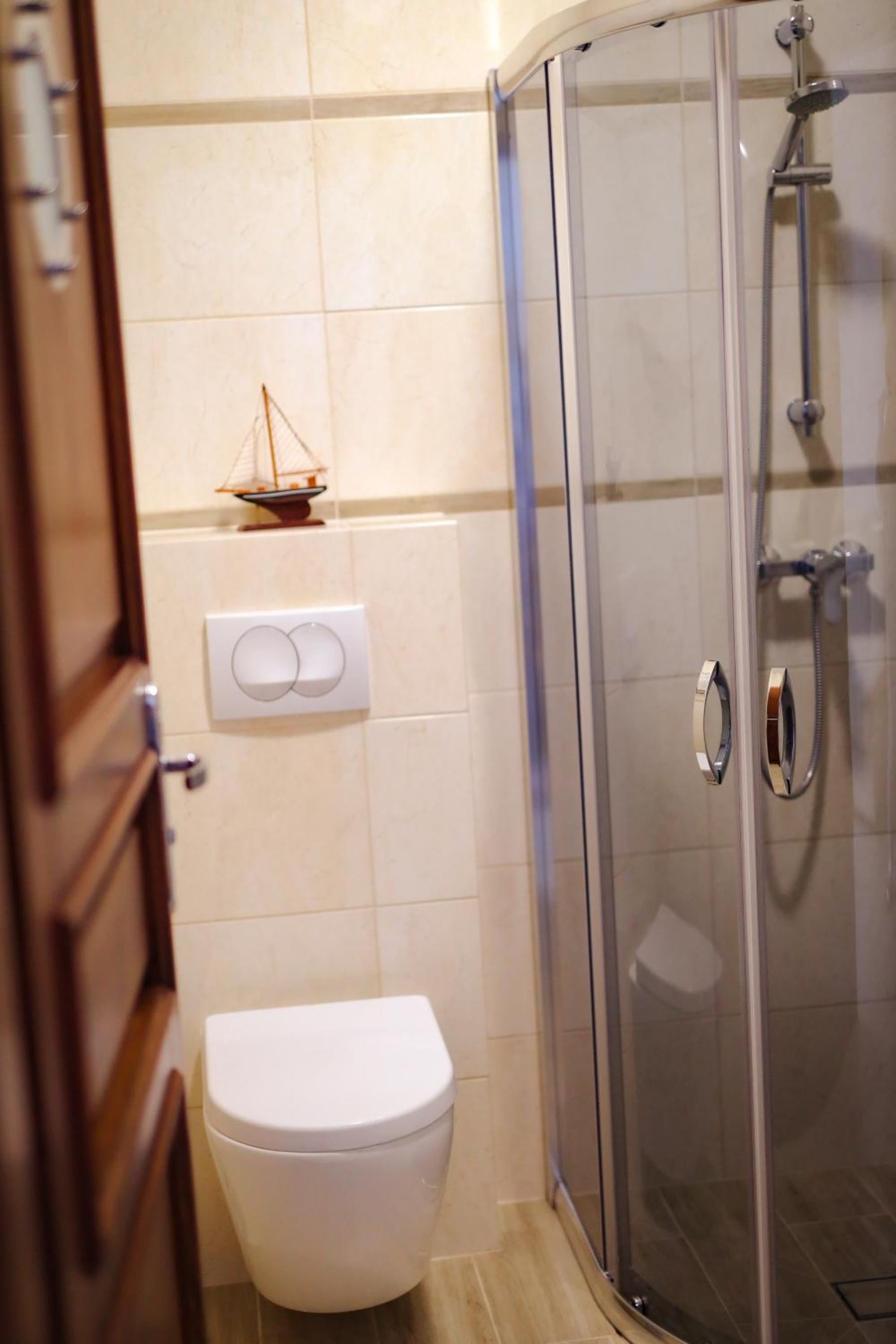 Deluxe Double Room with Balcony photo 2
