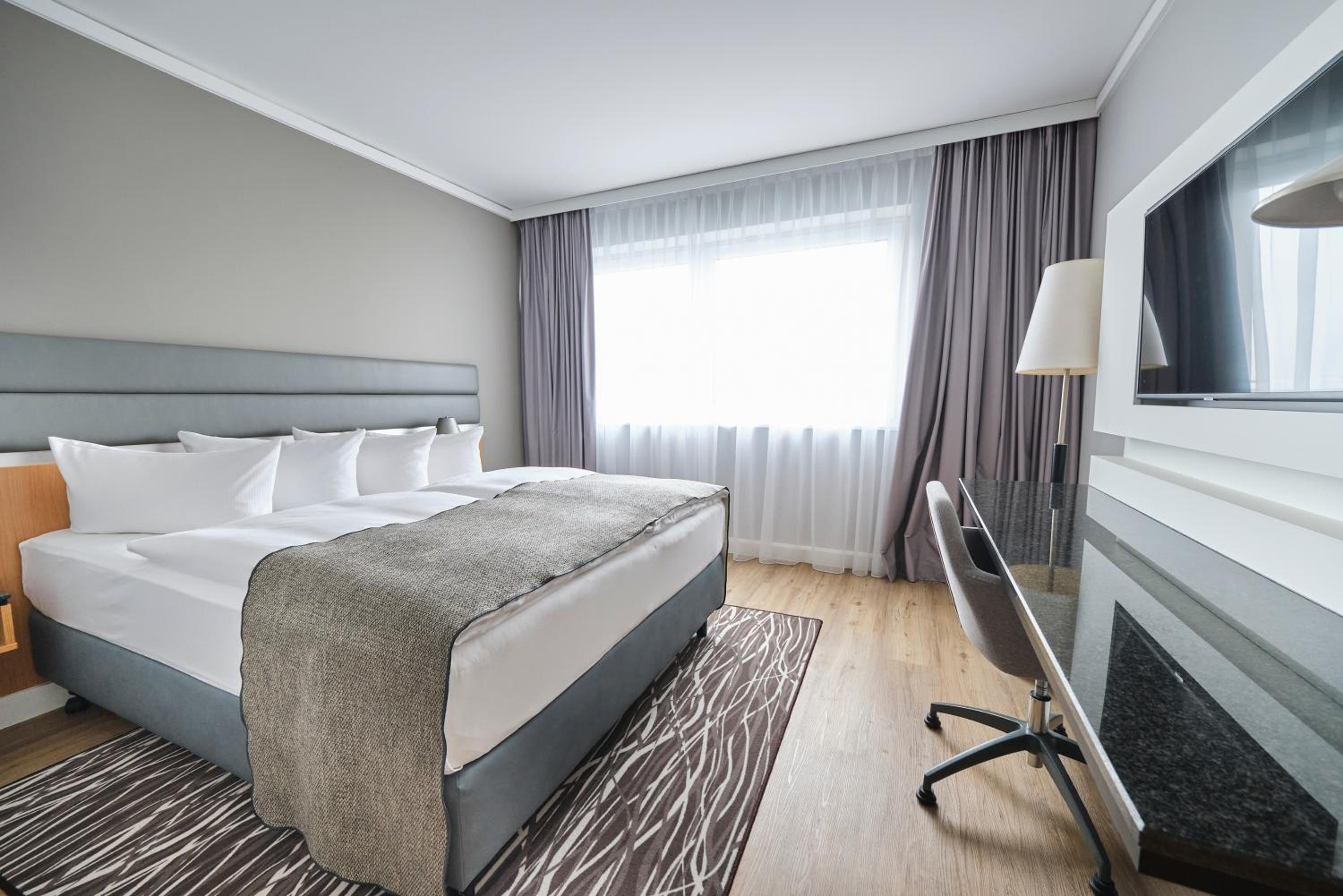 Standard Room thumbnail 6