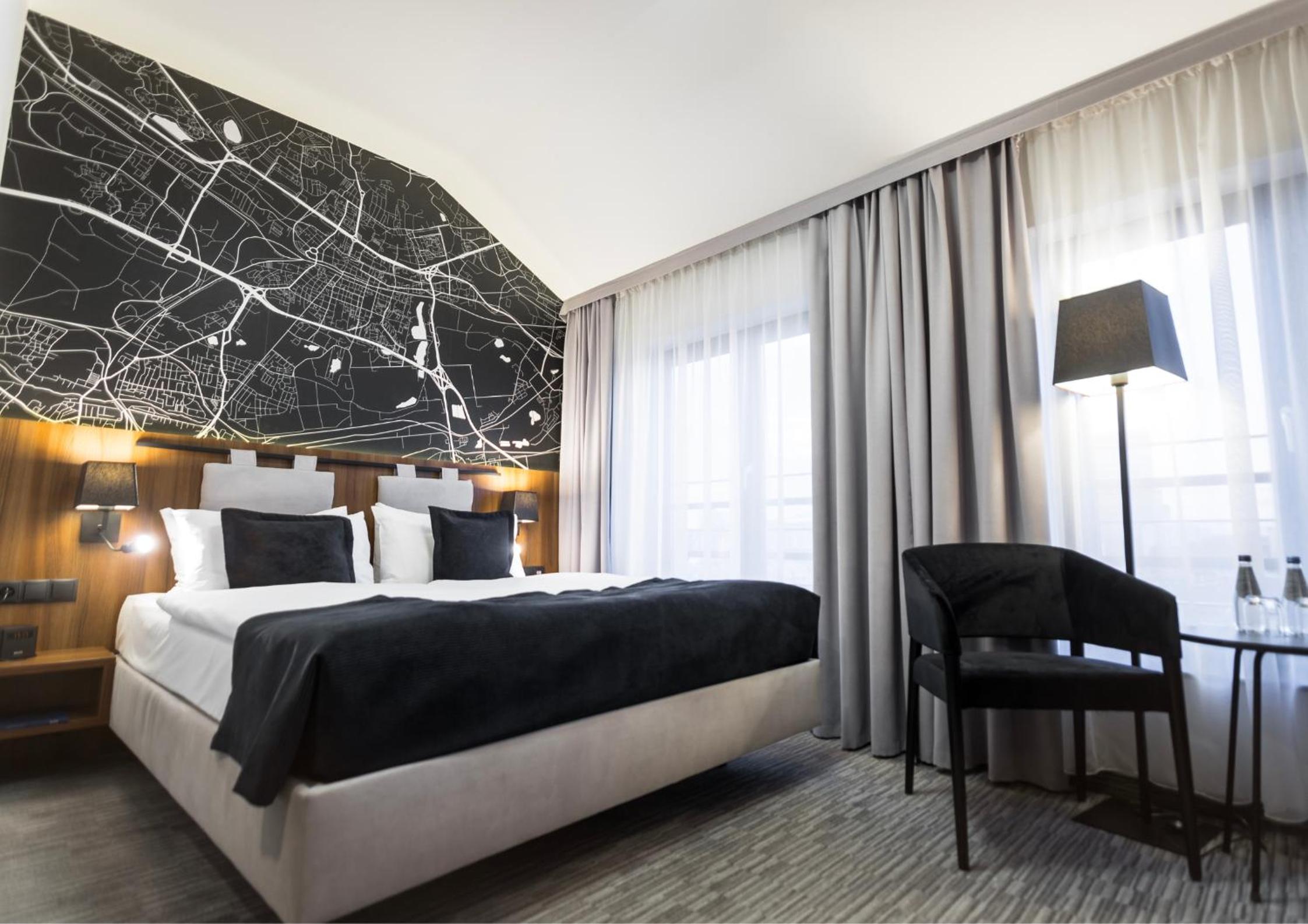 Superior King Room - Photo 8