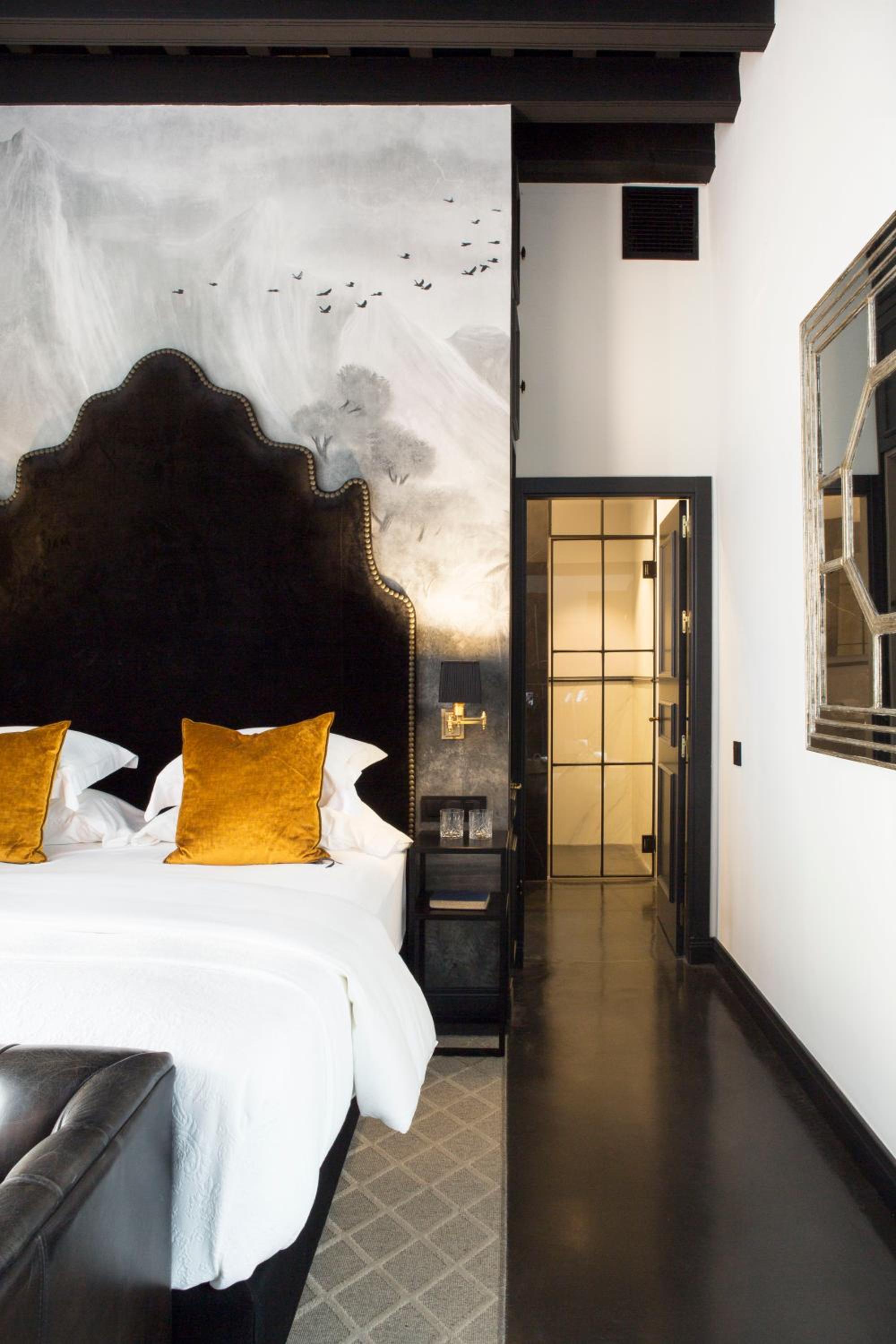 Deluxe Room - Photo 10