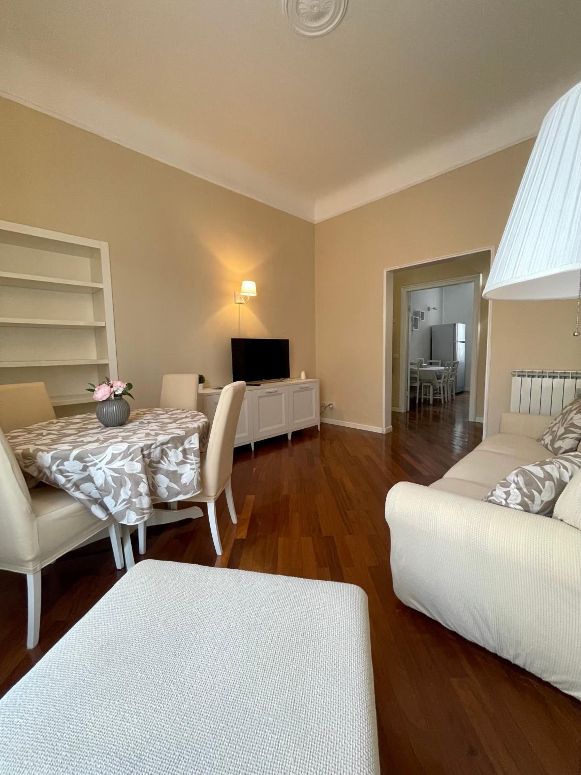 Apartment photo 2