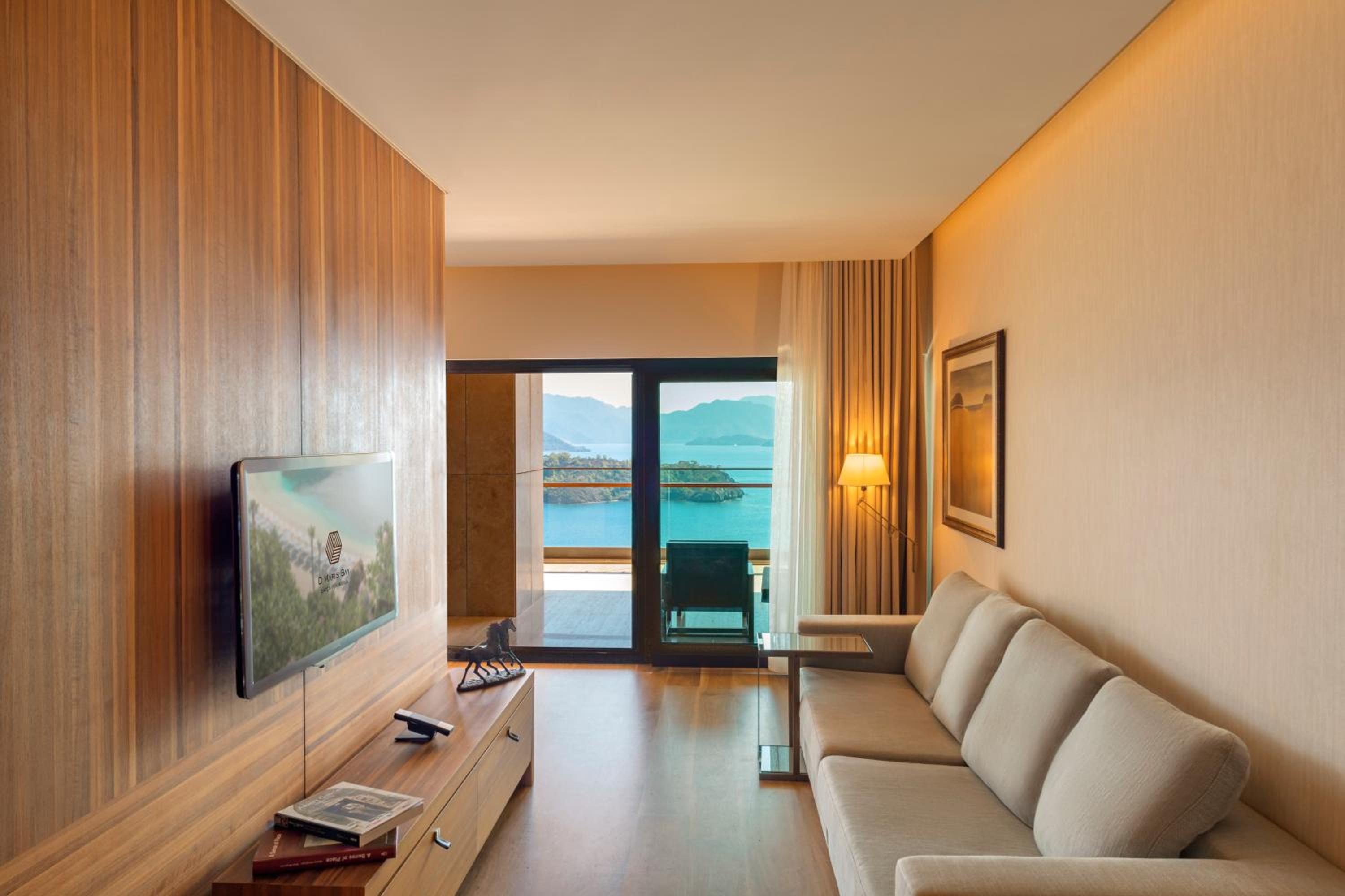 Junior Suite with Sea View - Photo 2