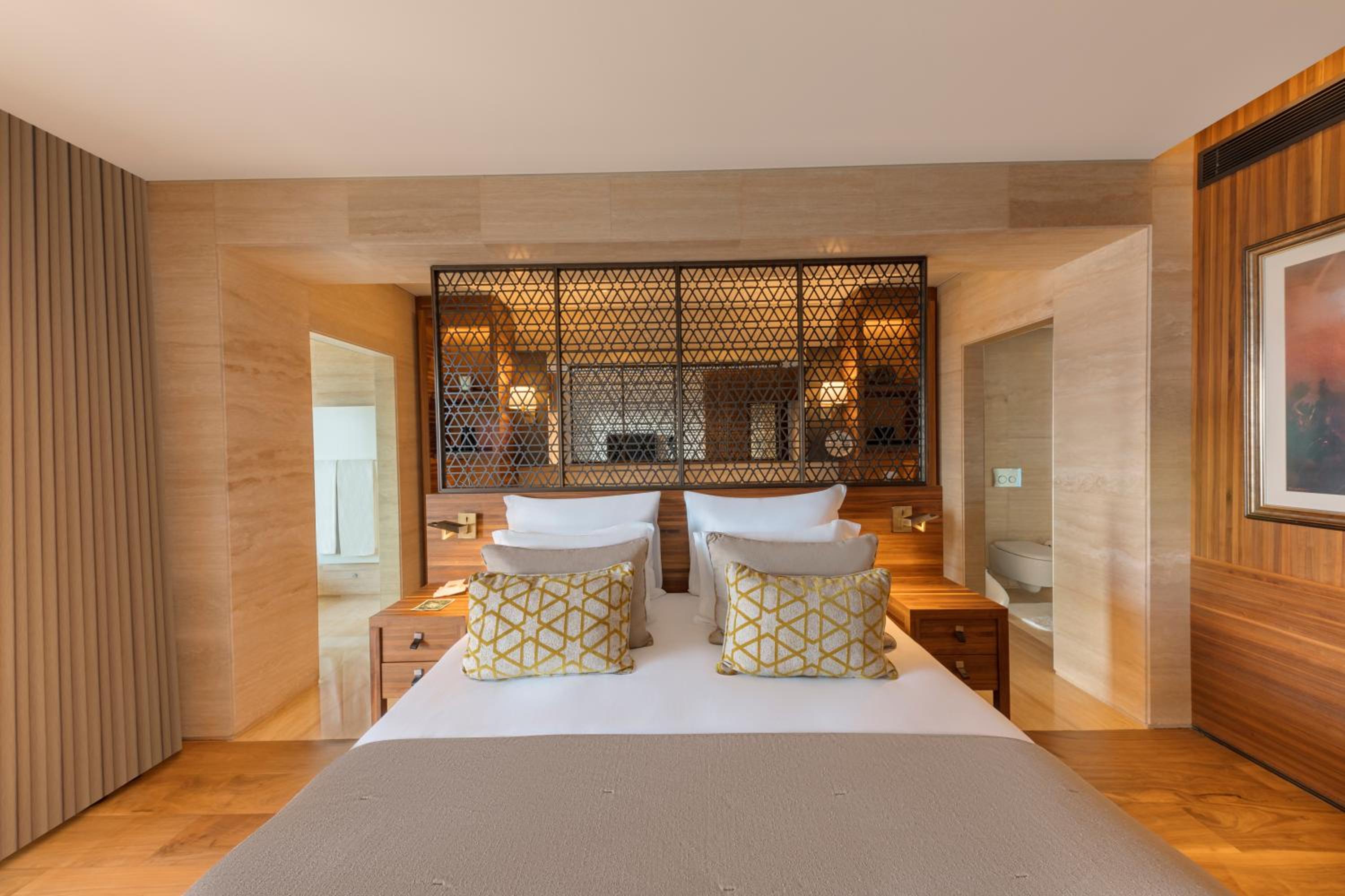 Executive Suite with Sea View - Photo 3