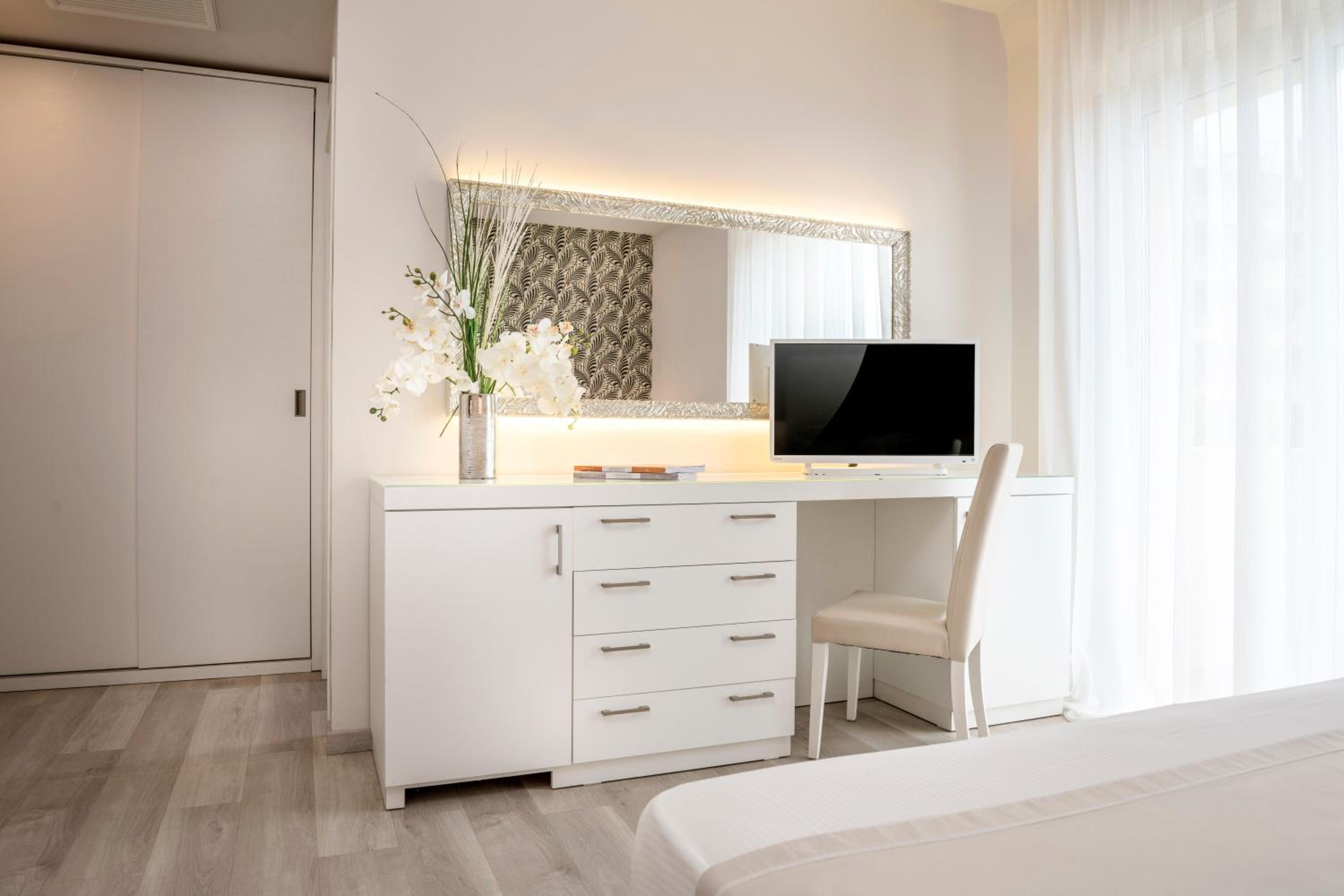 Elite Triple Room - Photo 6
