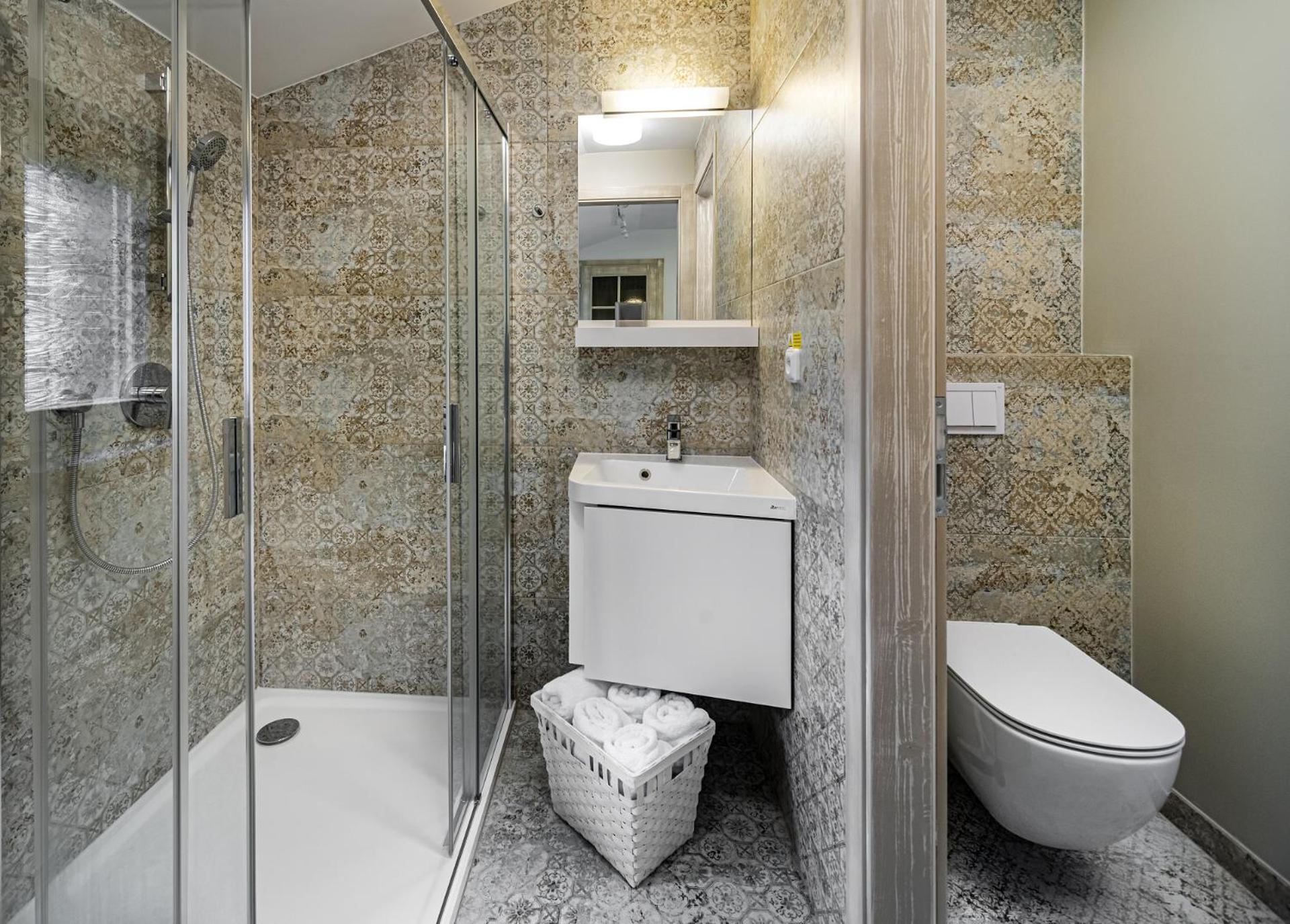 Studio Apartment - Photo 8