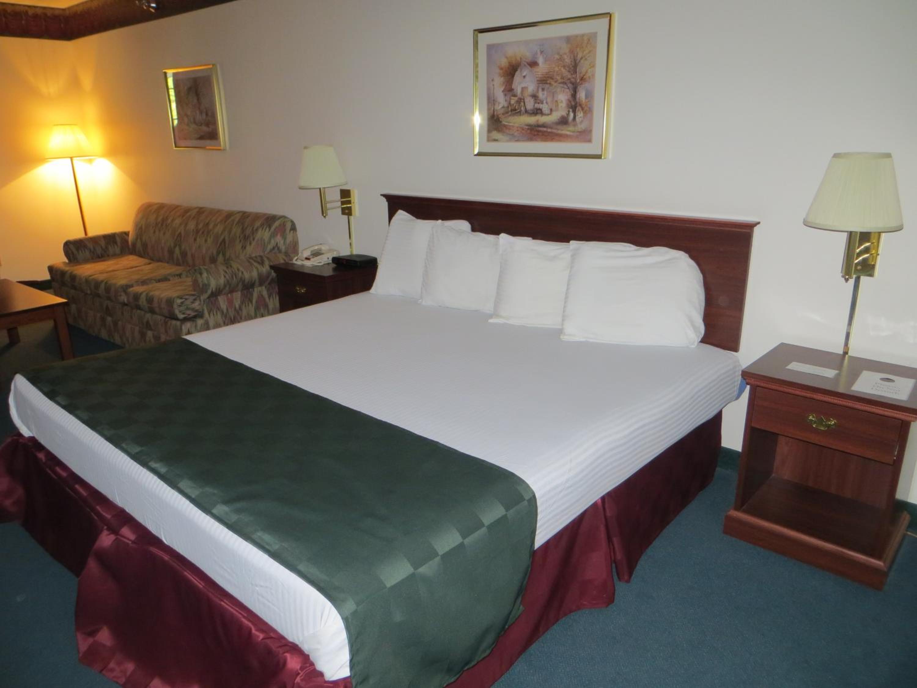 Deluxe King Room - Photo 1