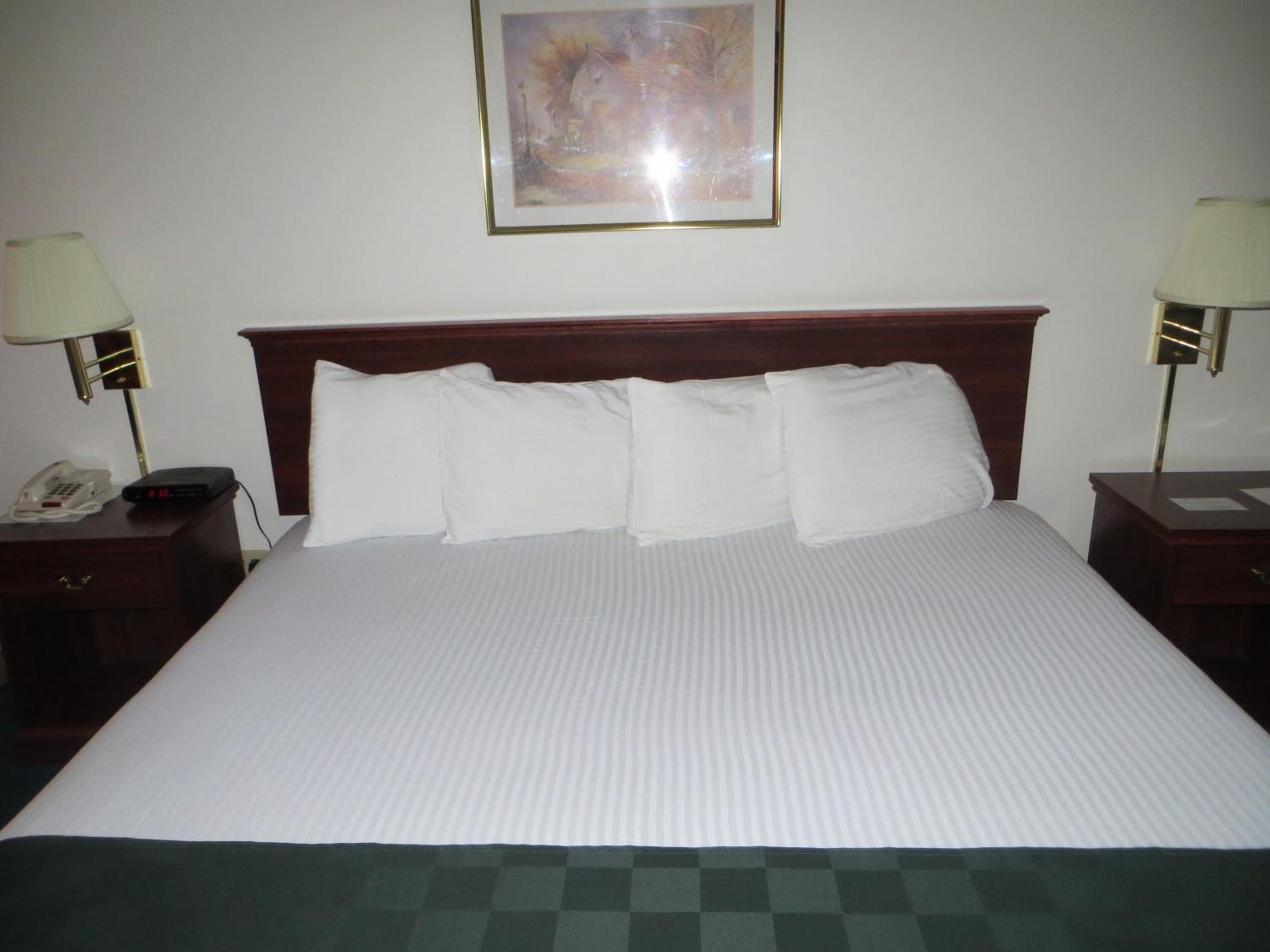 Deluxe King Room - Photo 2