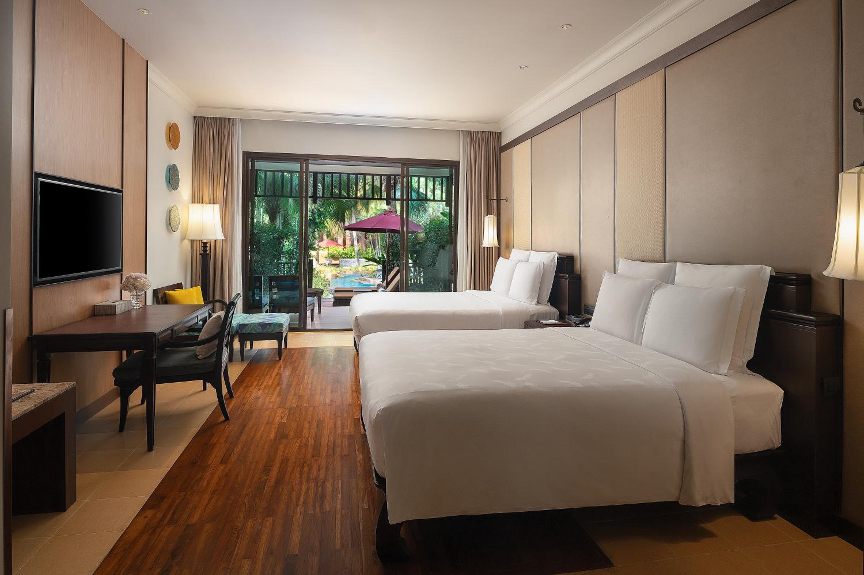 Premium Queen Room With Balcony And Pool Access - Photo 1