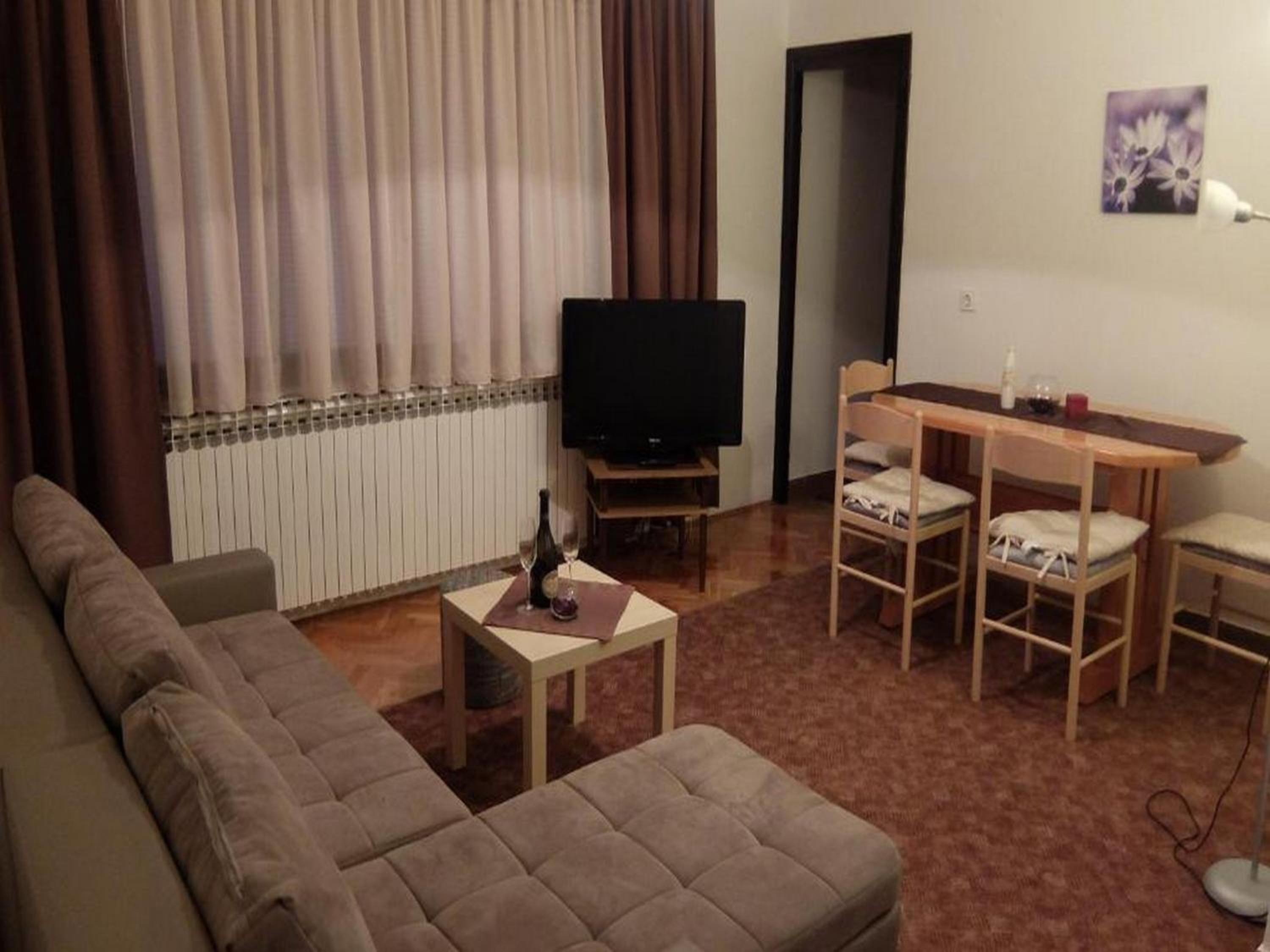 One Bedroom Apartment with Balcony - Photo 22