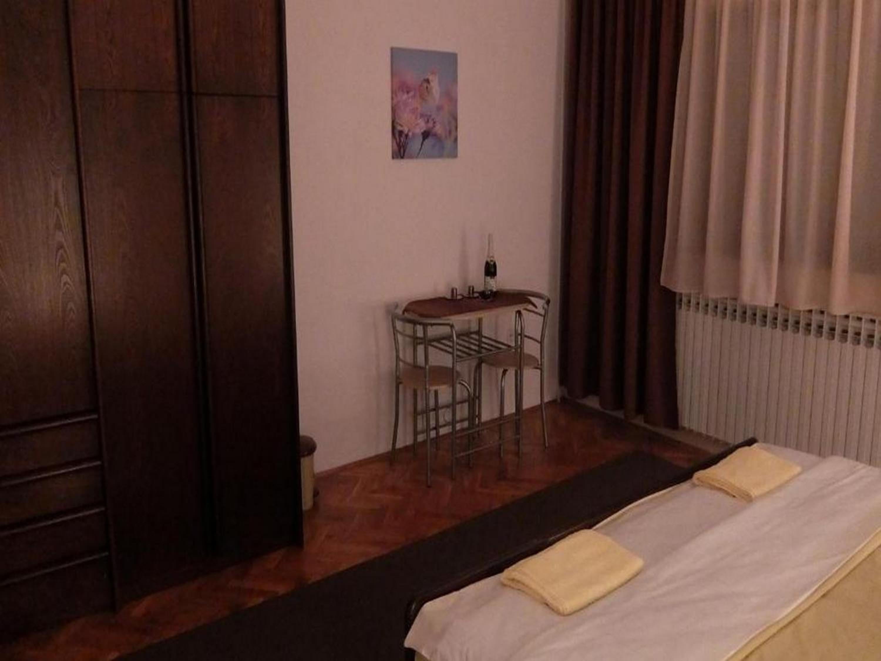 One Bedroom Apartment with Balcony - Photo 15