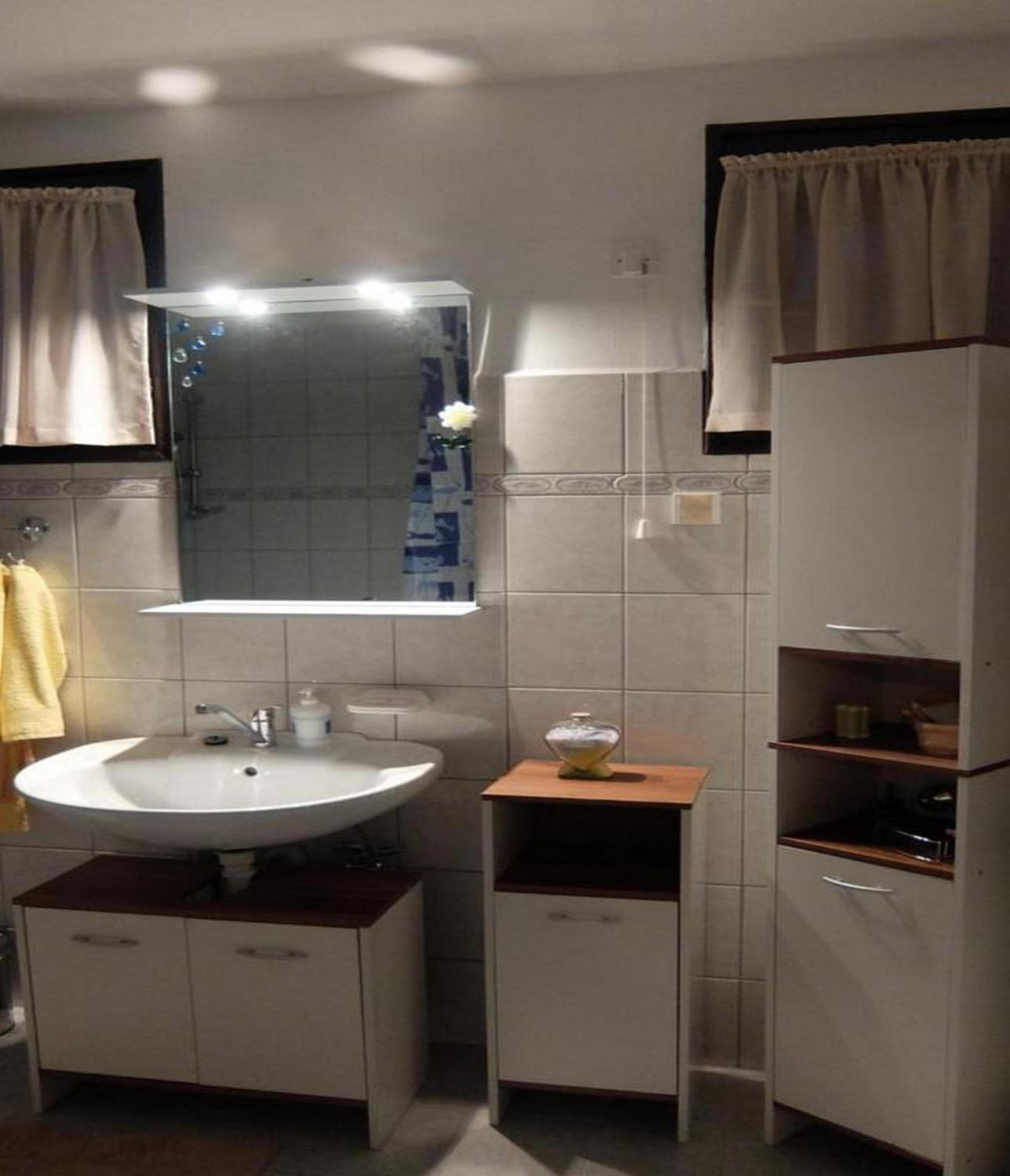 One Bedroom Apartment with Balcony - Photo 11