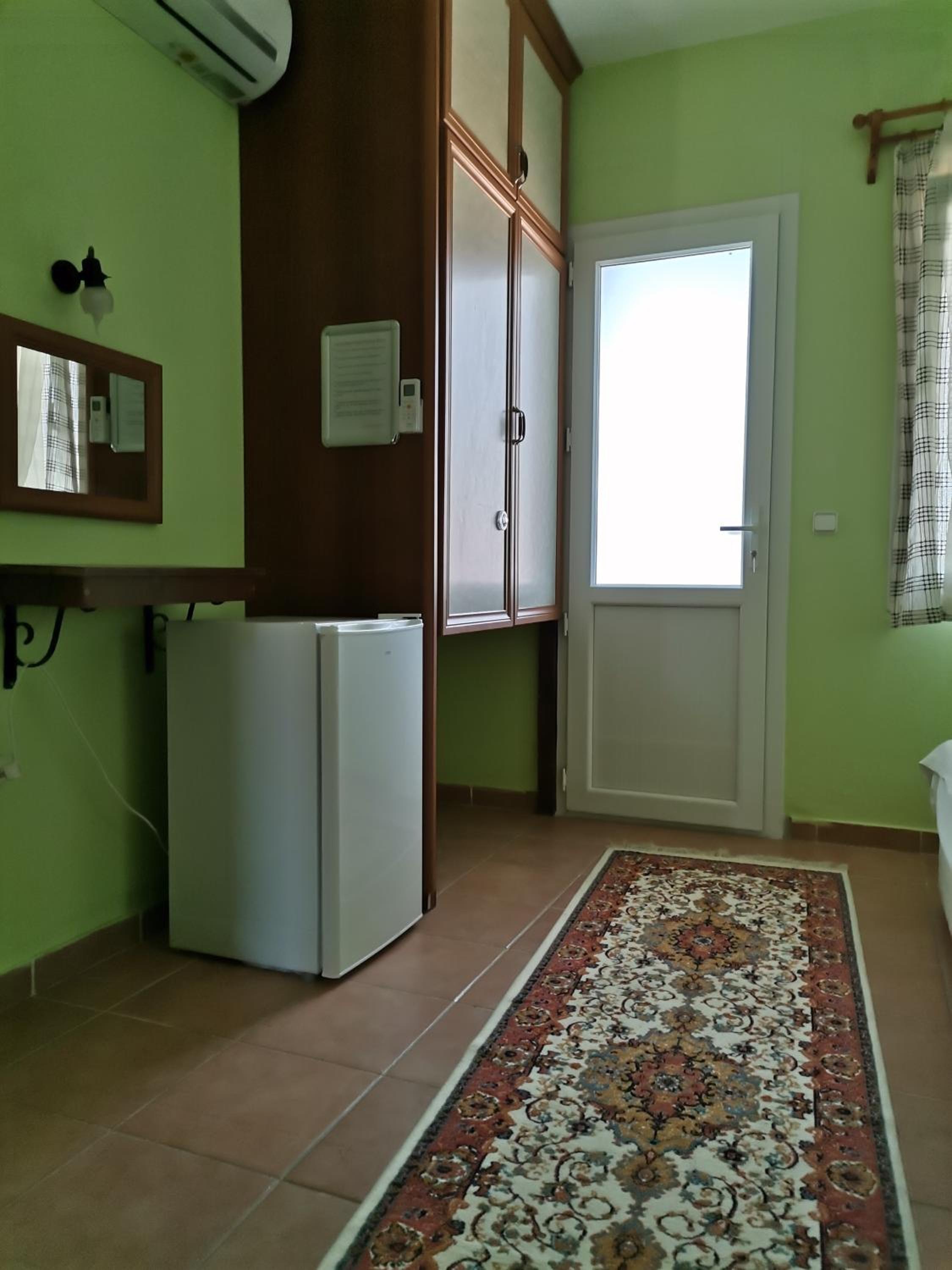 Standard Triple Room photo 2