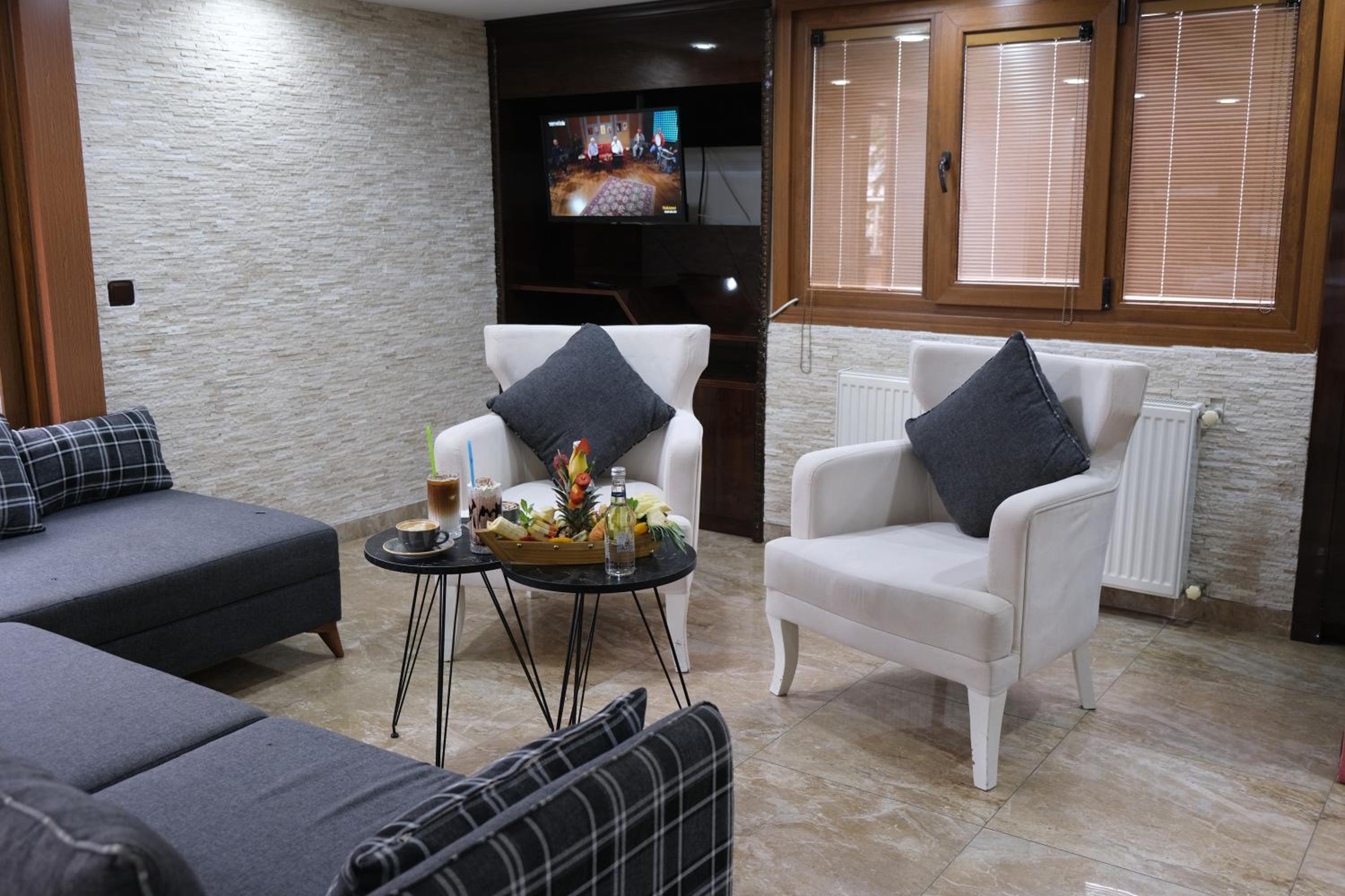 King Suite with Balcony photo 2