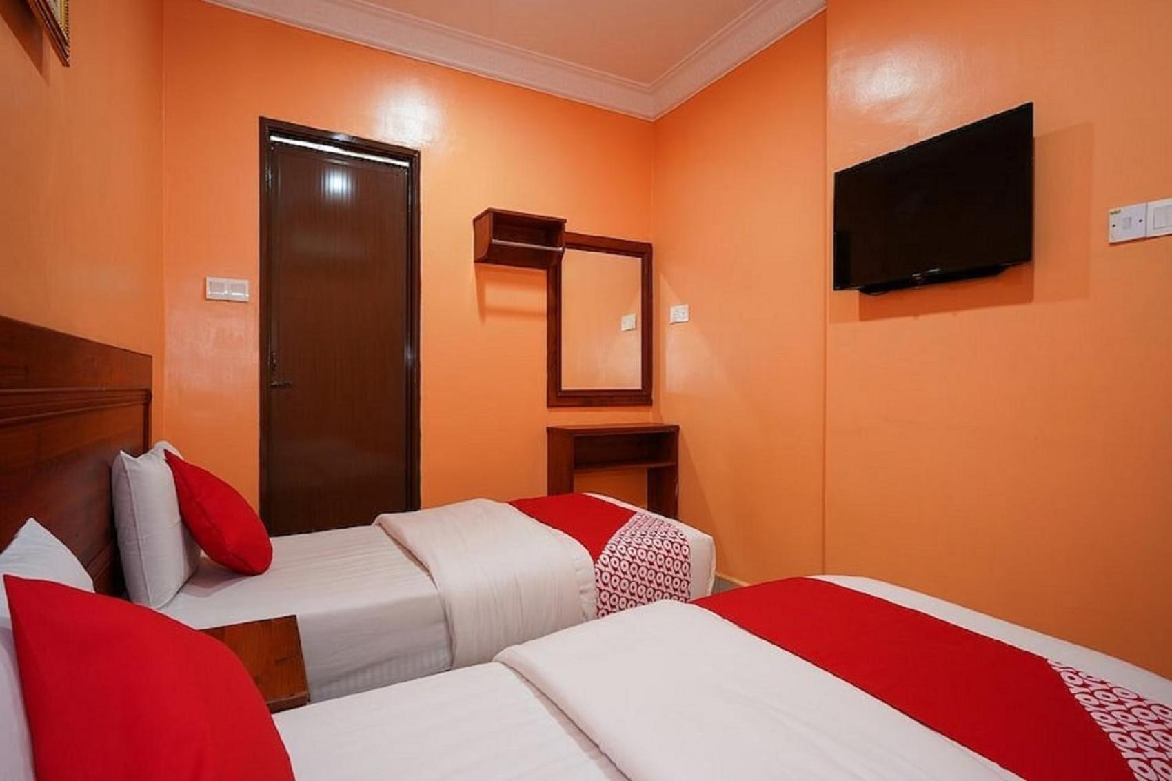 Standard Twin Room - Photo 6