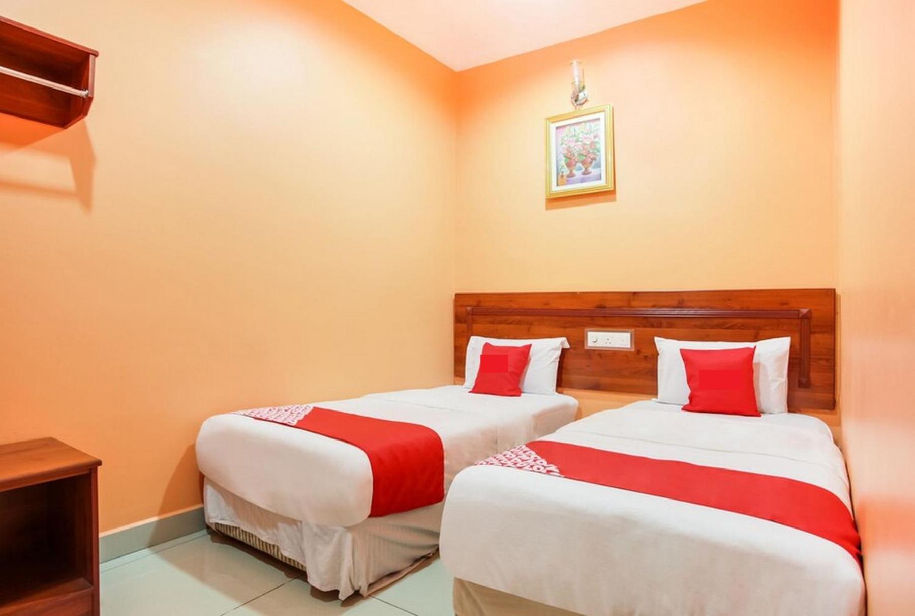 Standard Twin Room - Photo 4