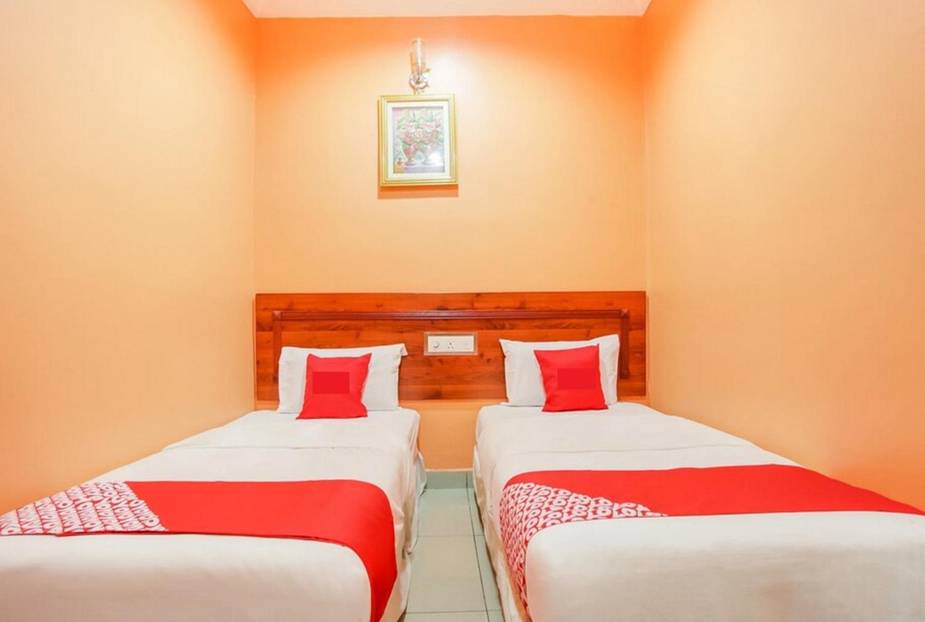 Standard Twin Room - Photo 3