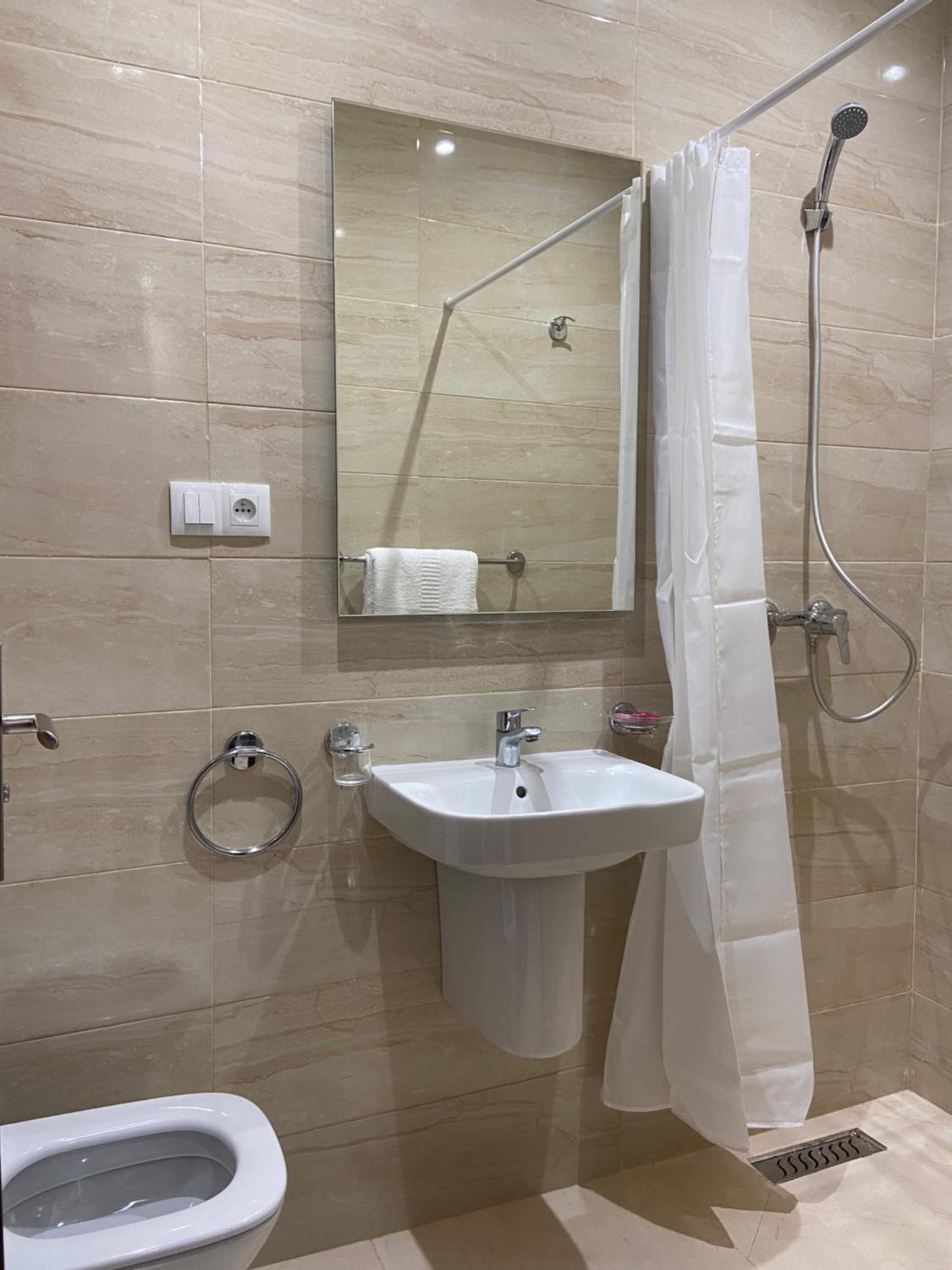 Double Room - Photo 3