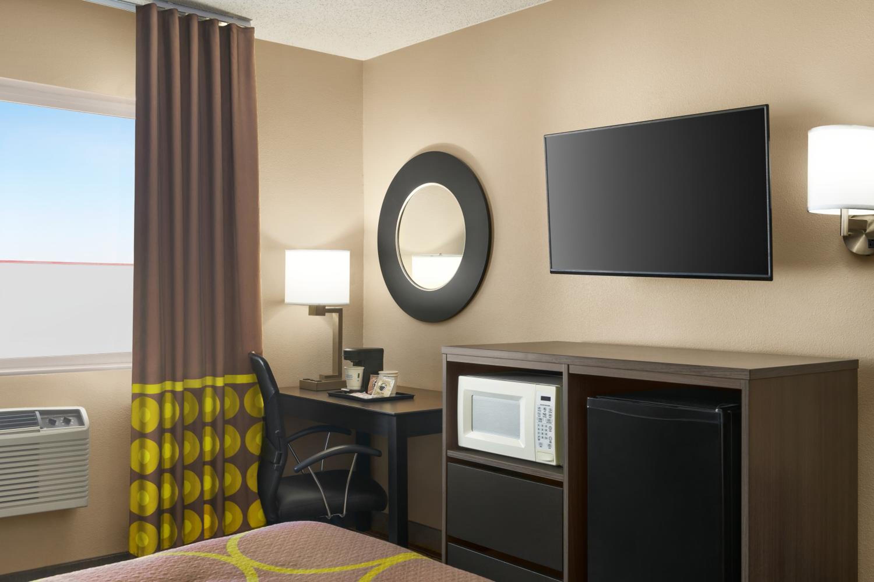 Double Room with Two Double Beds - Non-Smoking - Photo 1