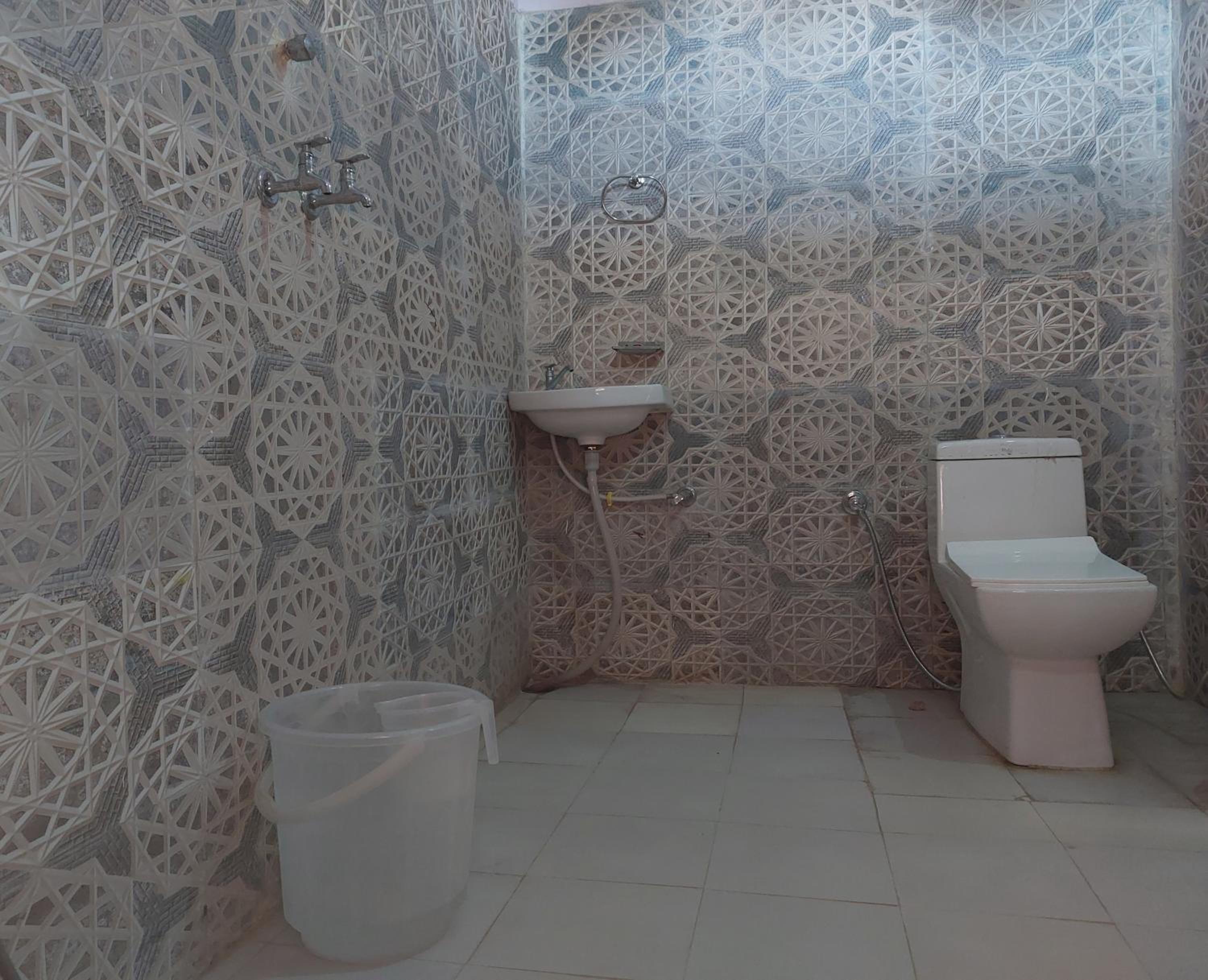 Deluxe King Room - Photo 2