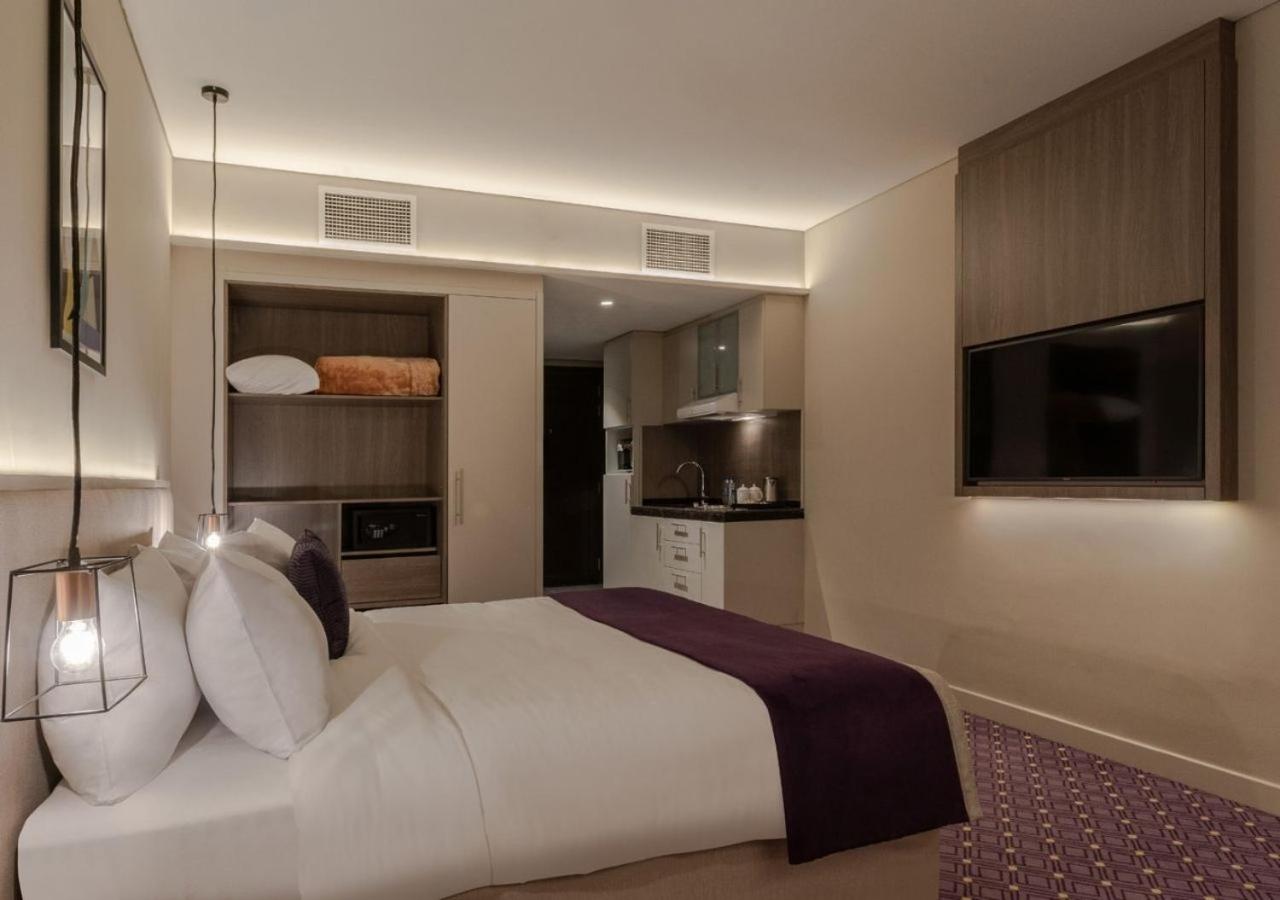 Deluxe King Room - Photo 6