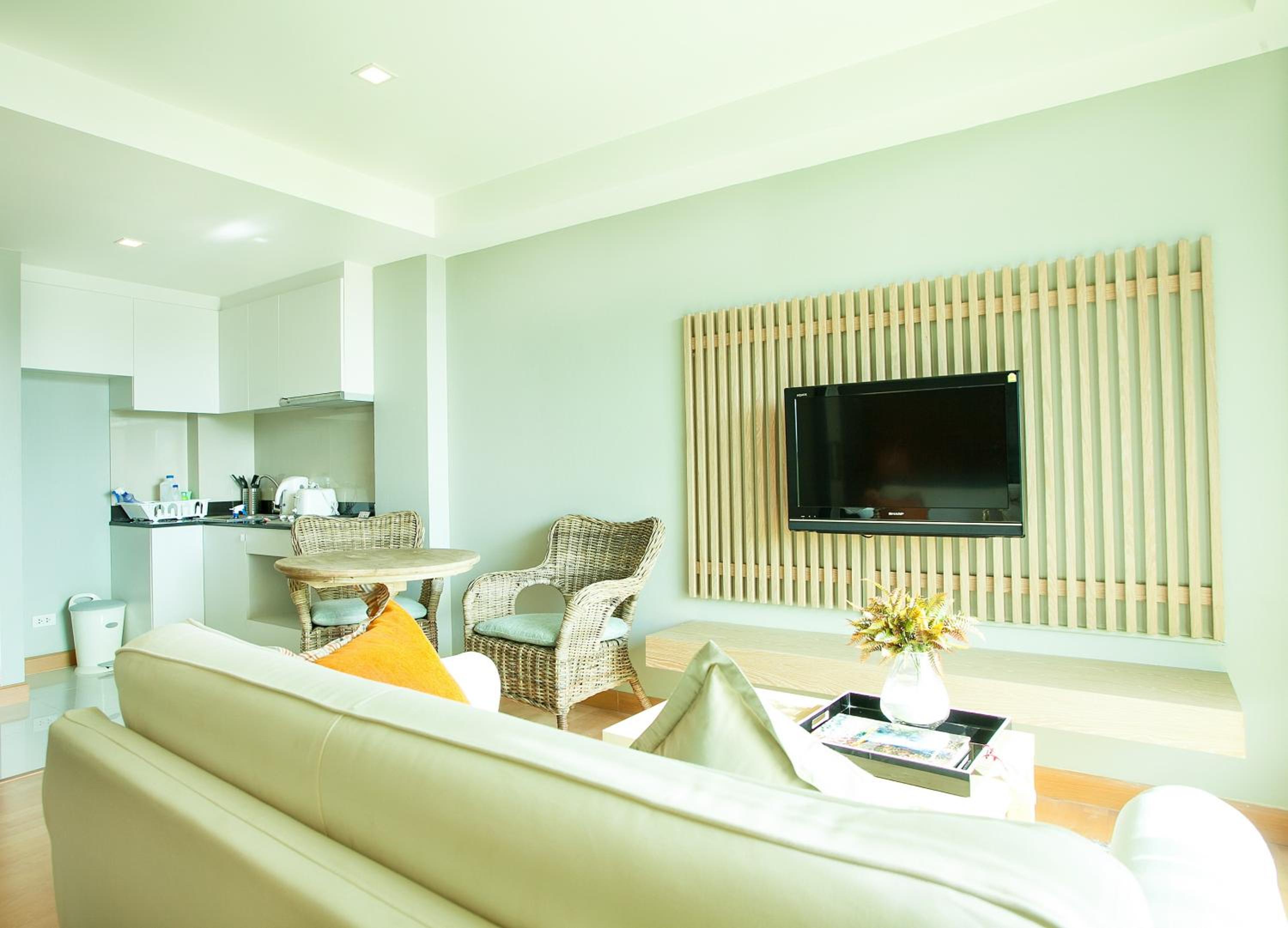 One-Bedroom Apartment with Sofa Bed