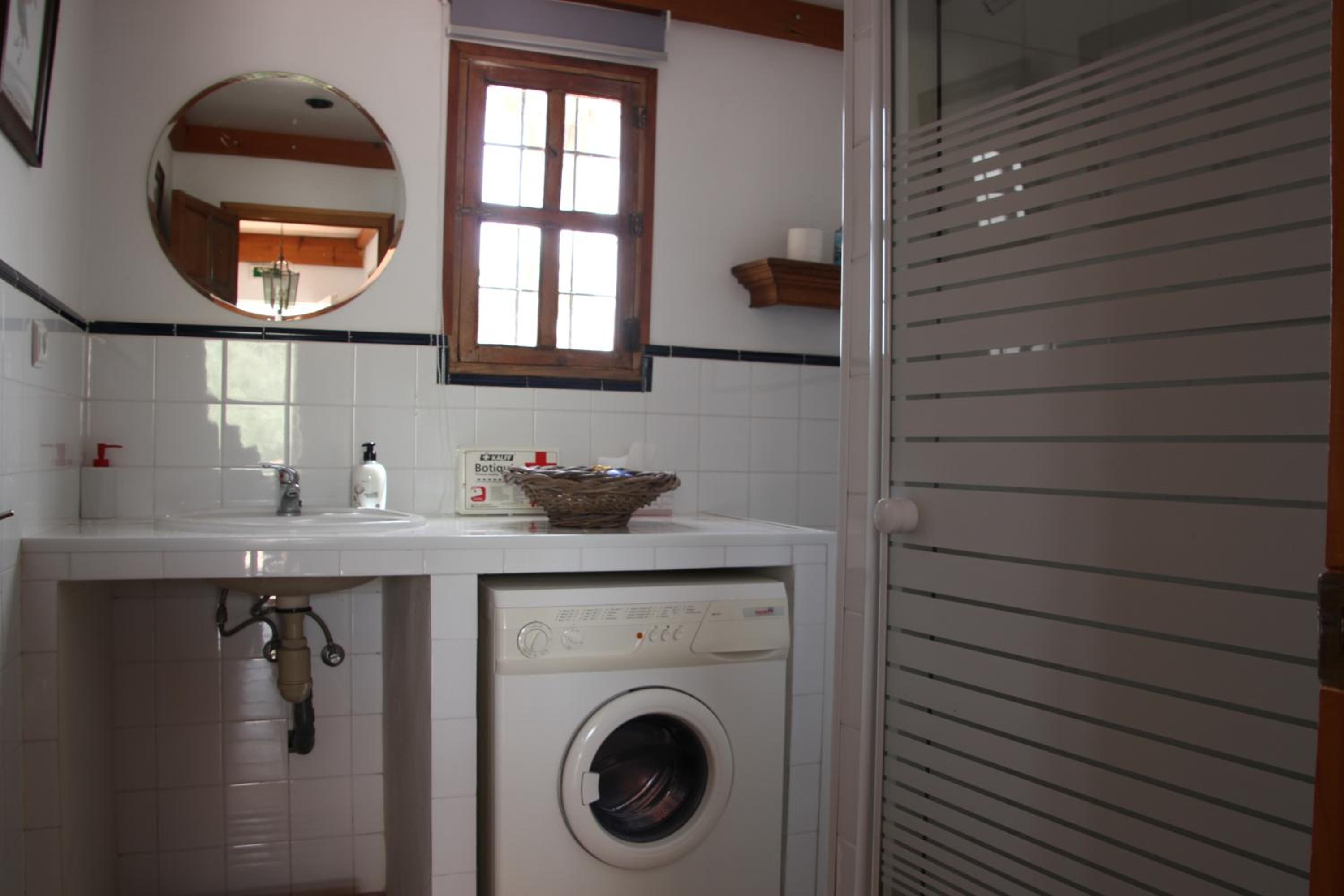 One-Bedroom Apartment - Photo 32