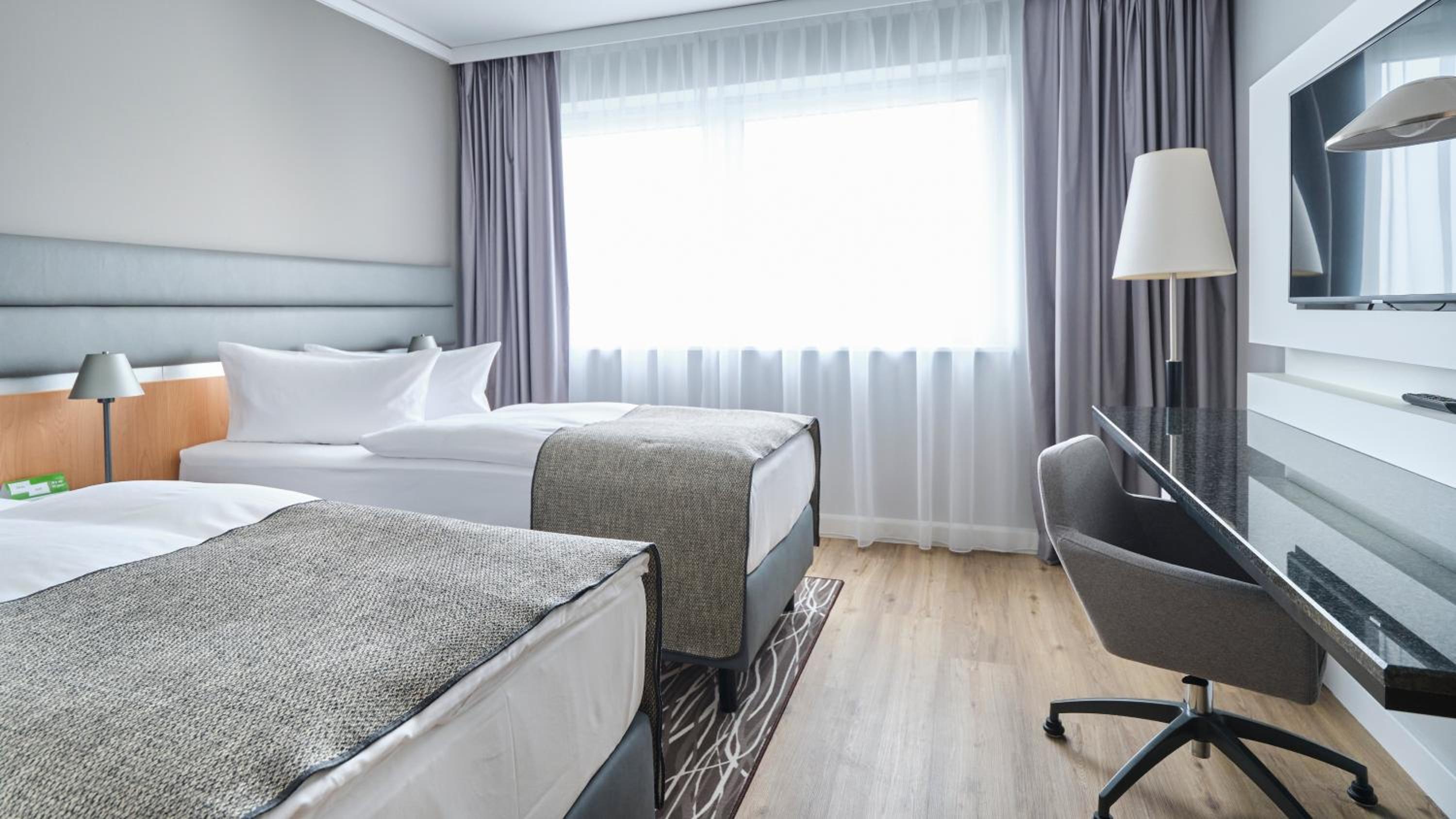 Standard Twin Room - Photo 7