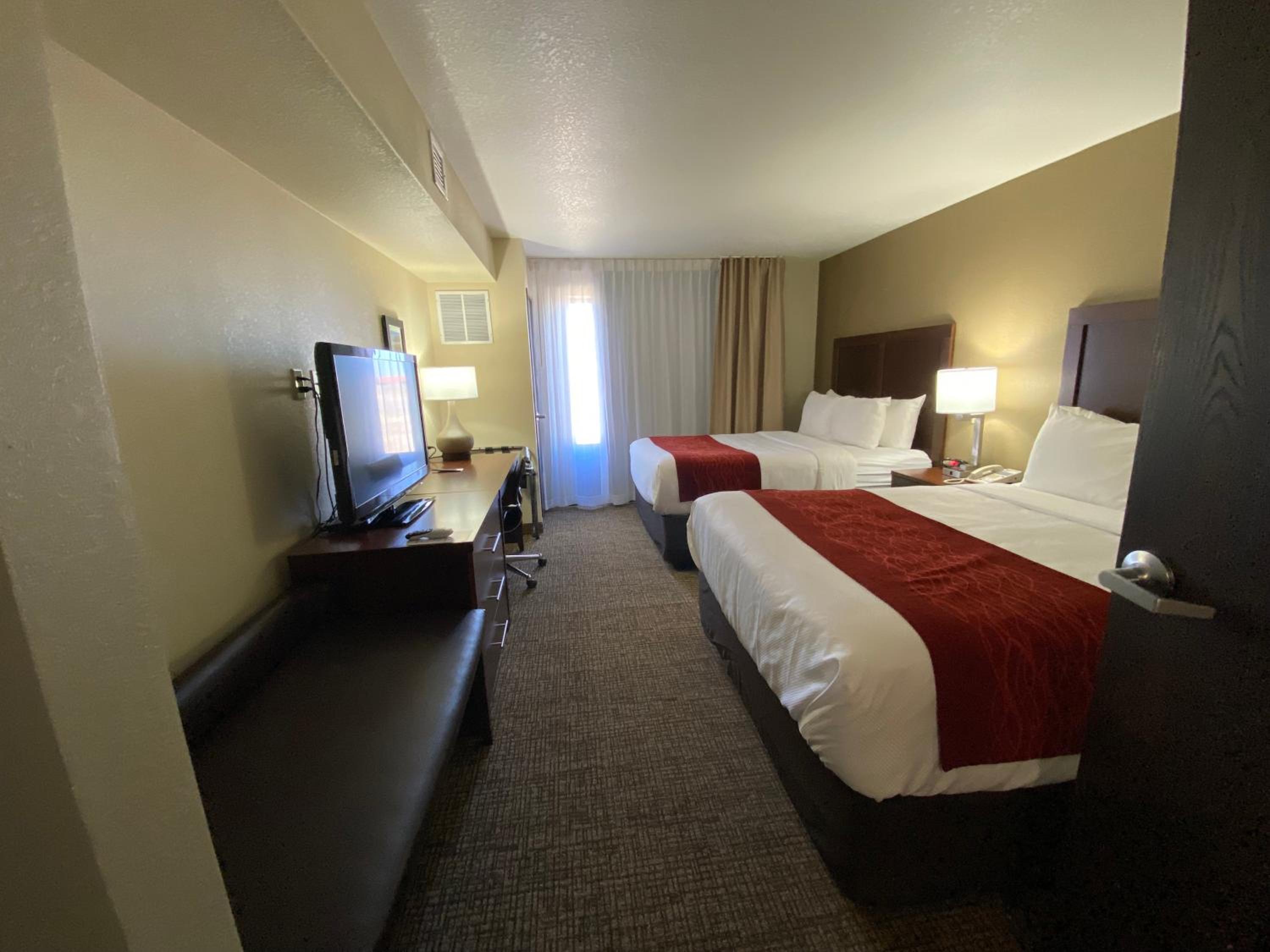 Standard Queen Room with Two Queen Beds - Non Smoking  - Photo 6
