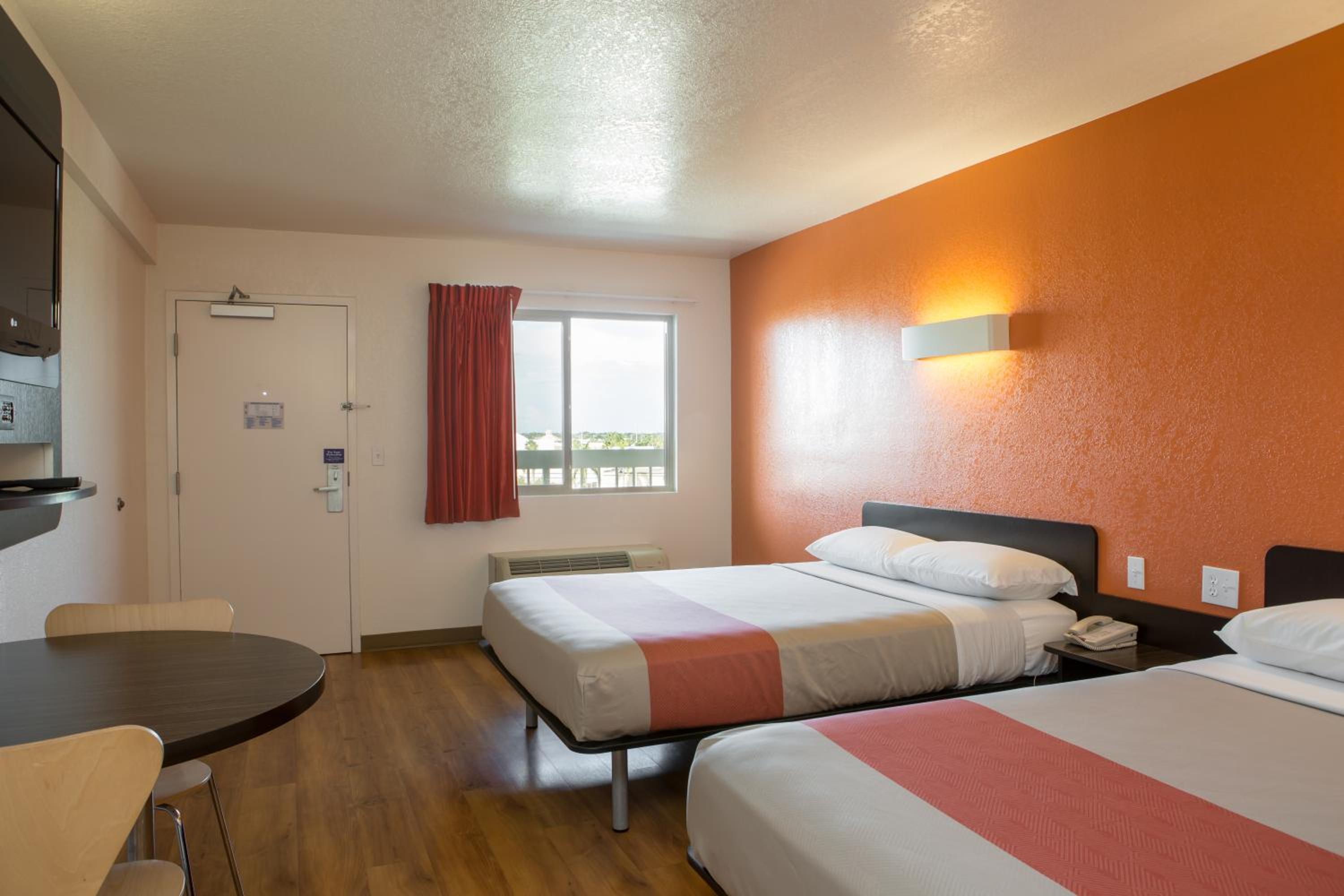 Double Room - Disability Access - Photo 1
