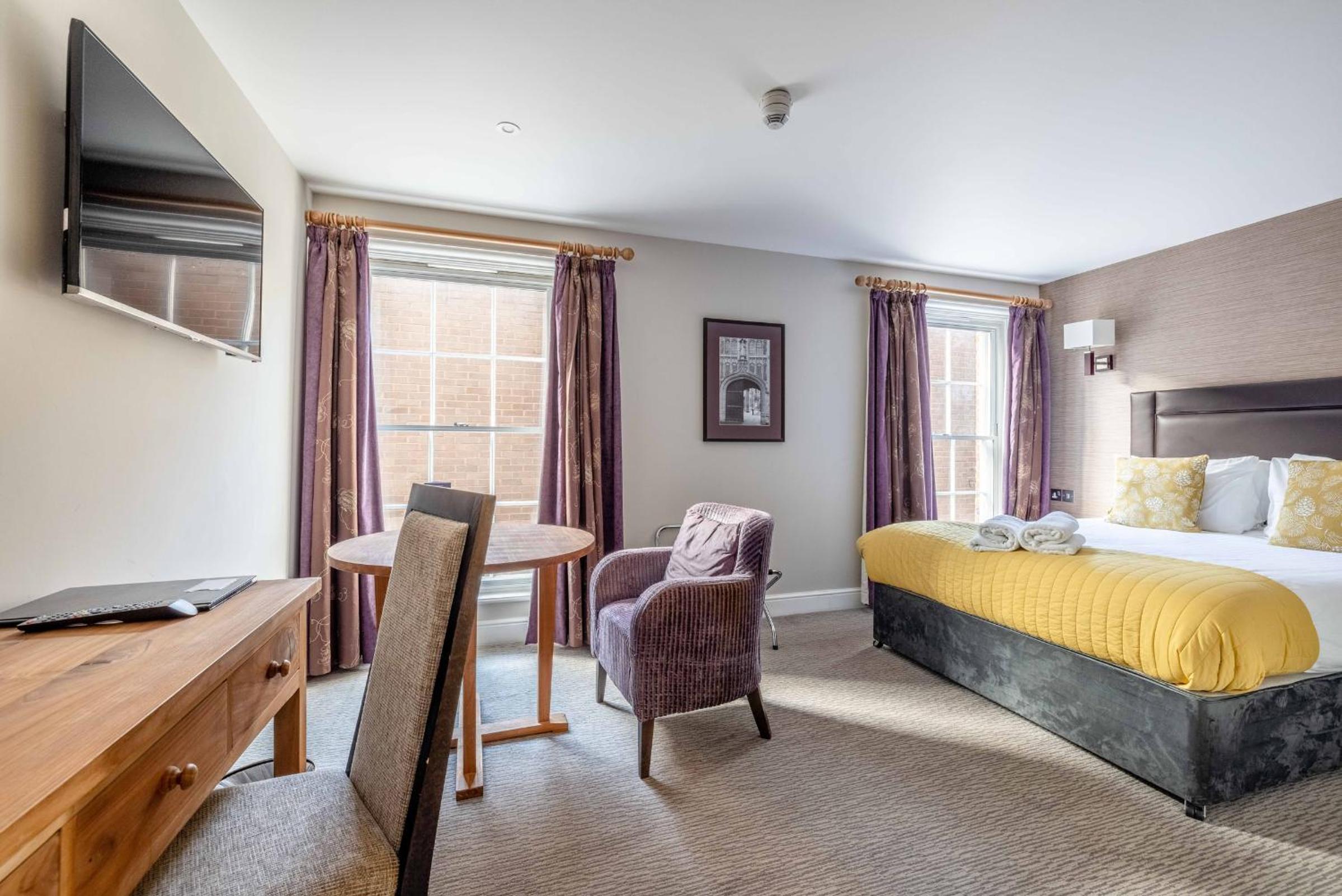 Standard Double Room - Photo 10