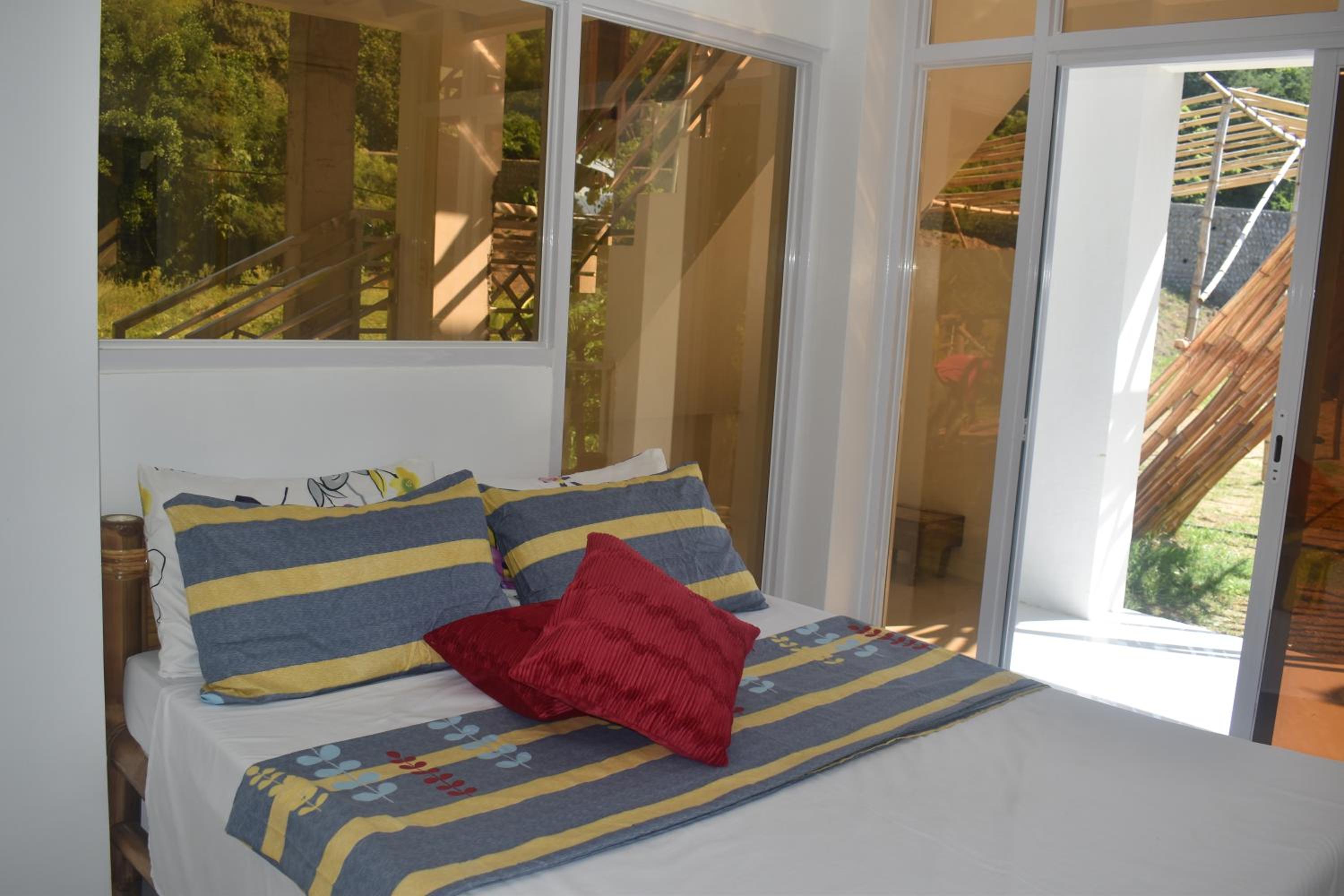 Family Room with Mountain View - Photo 7