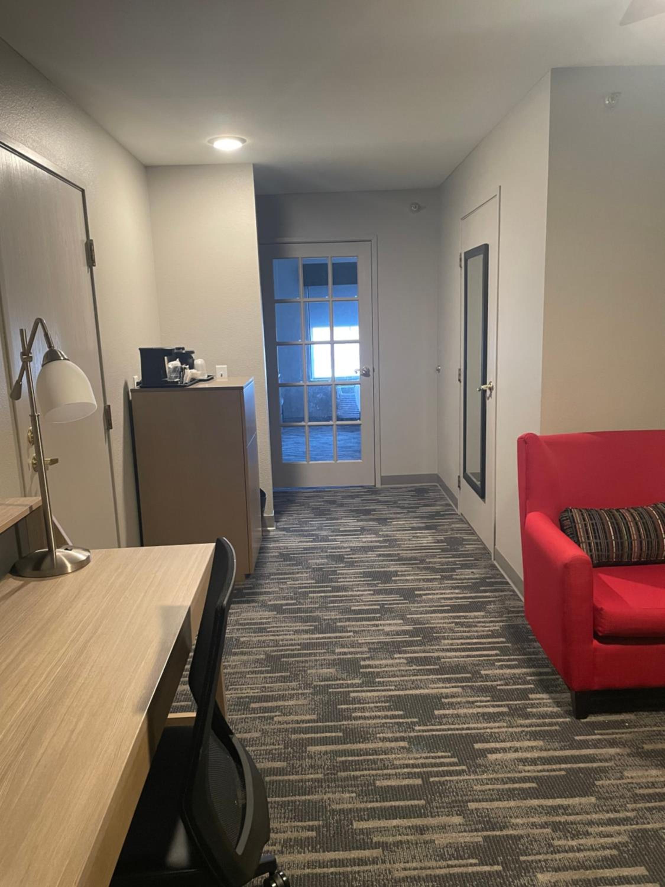 Studio King Suite - Disability Access/Non-Smoking photo 3