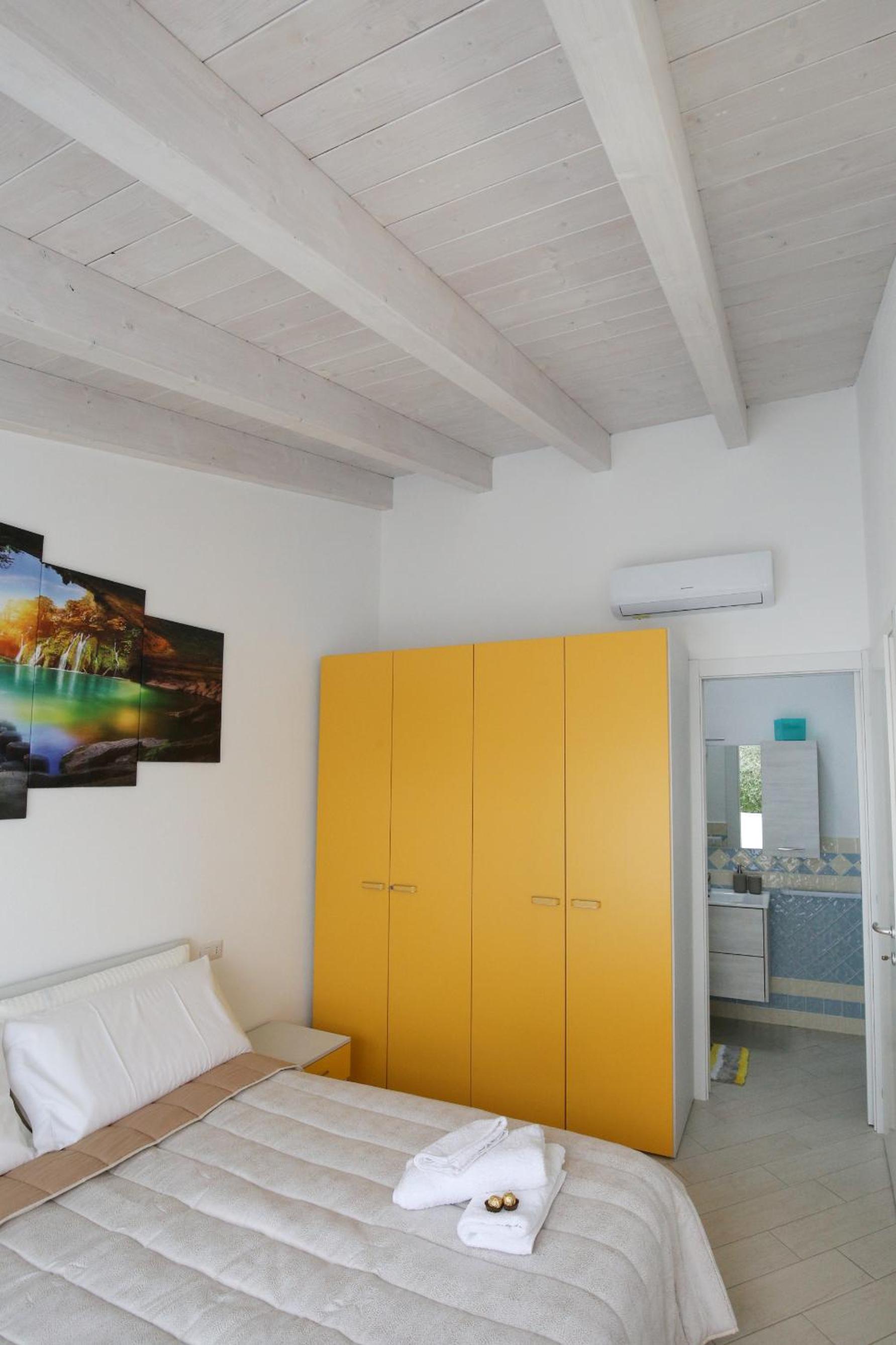 One-Bedroom House photo 1
