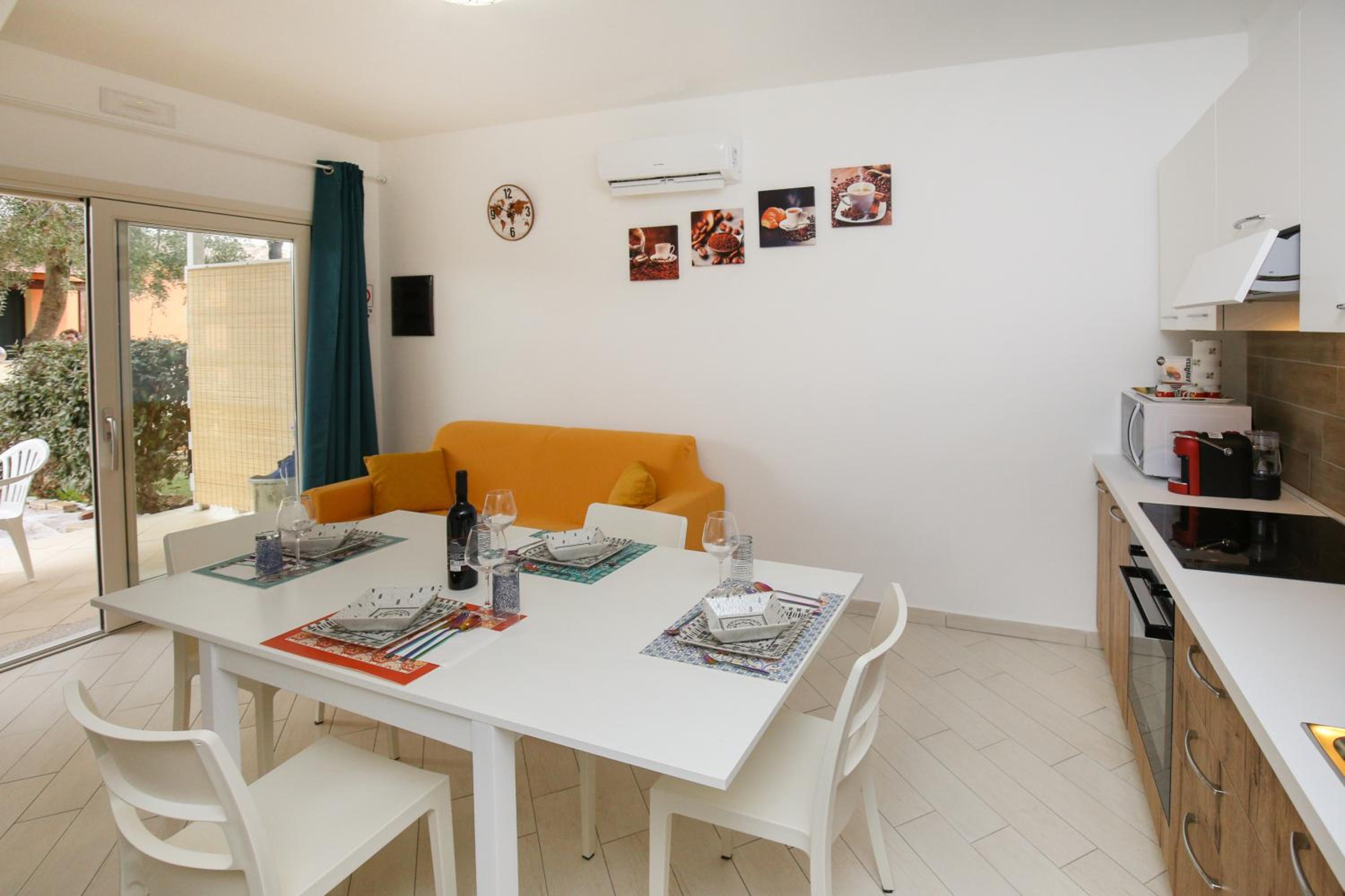 One-Bedroom House photo 2