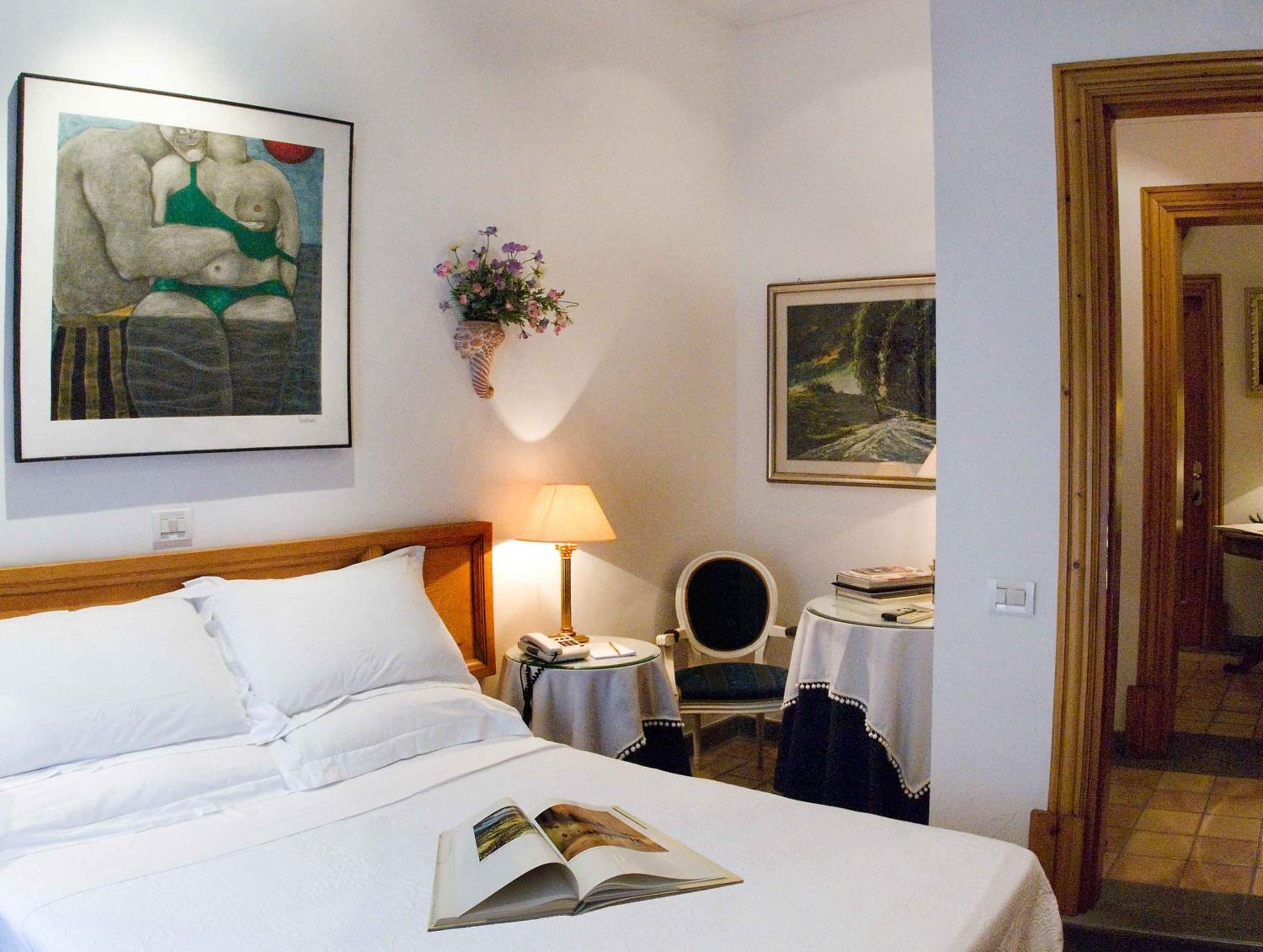 Small Double Room photo 2