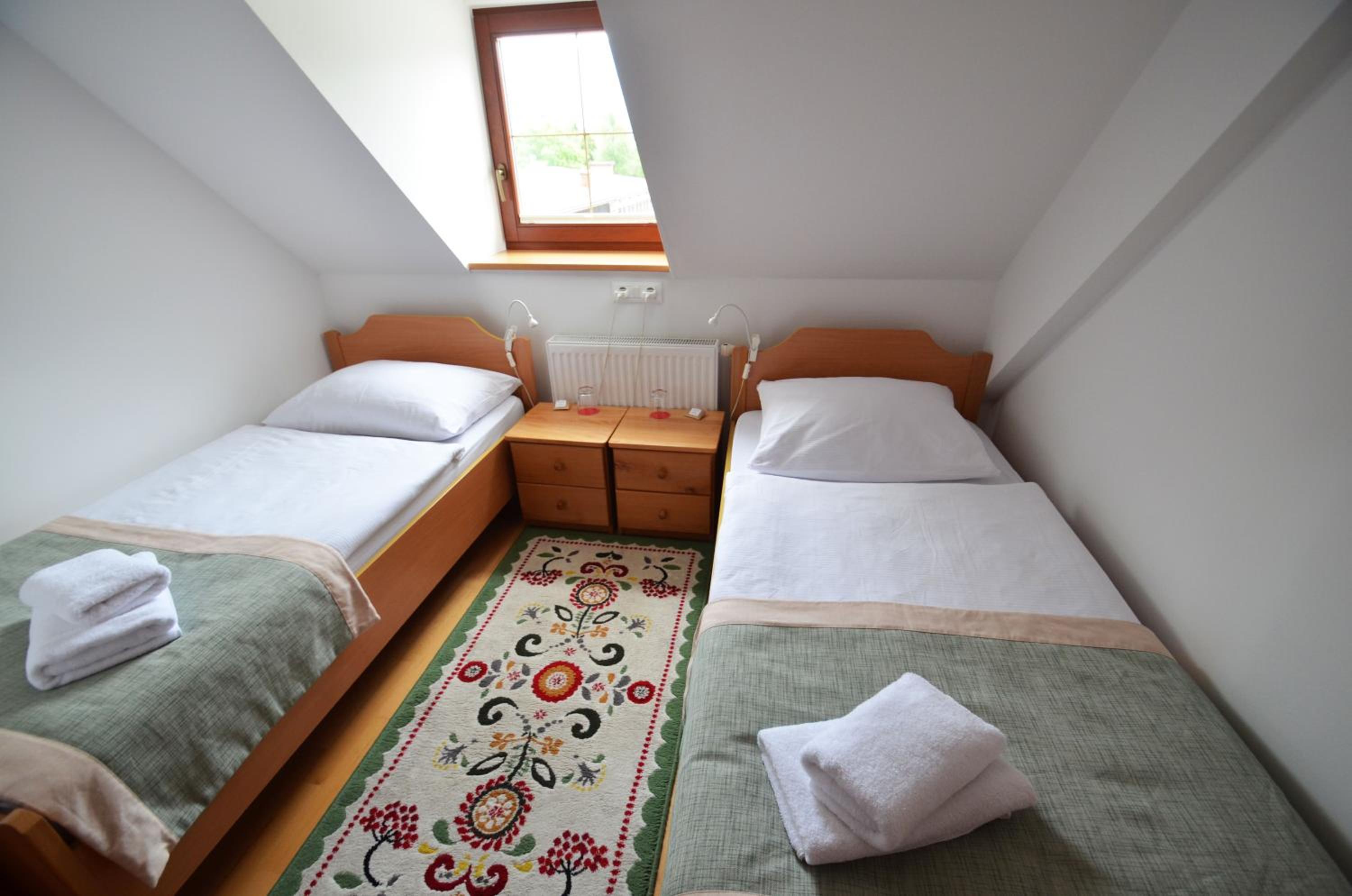 Small Twin Room photo 2