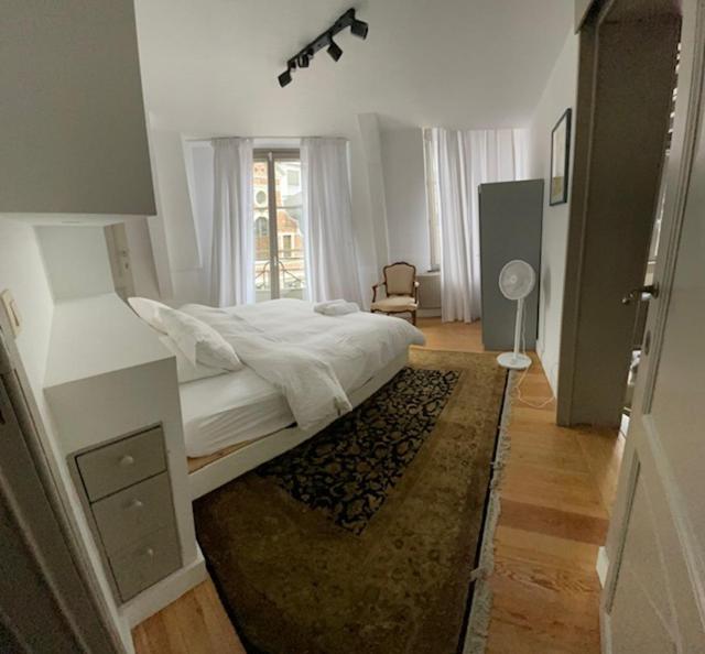 Two-Bedroom Apartment - Photo 11