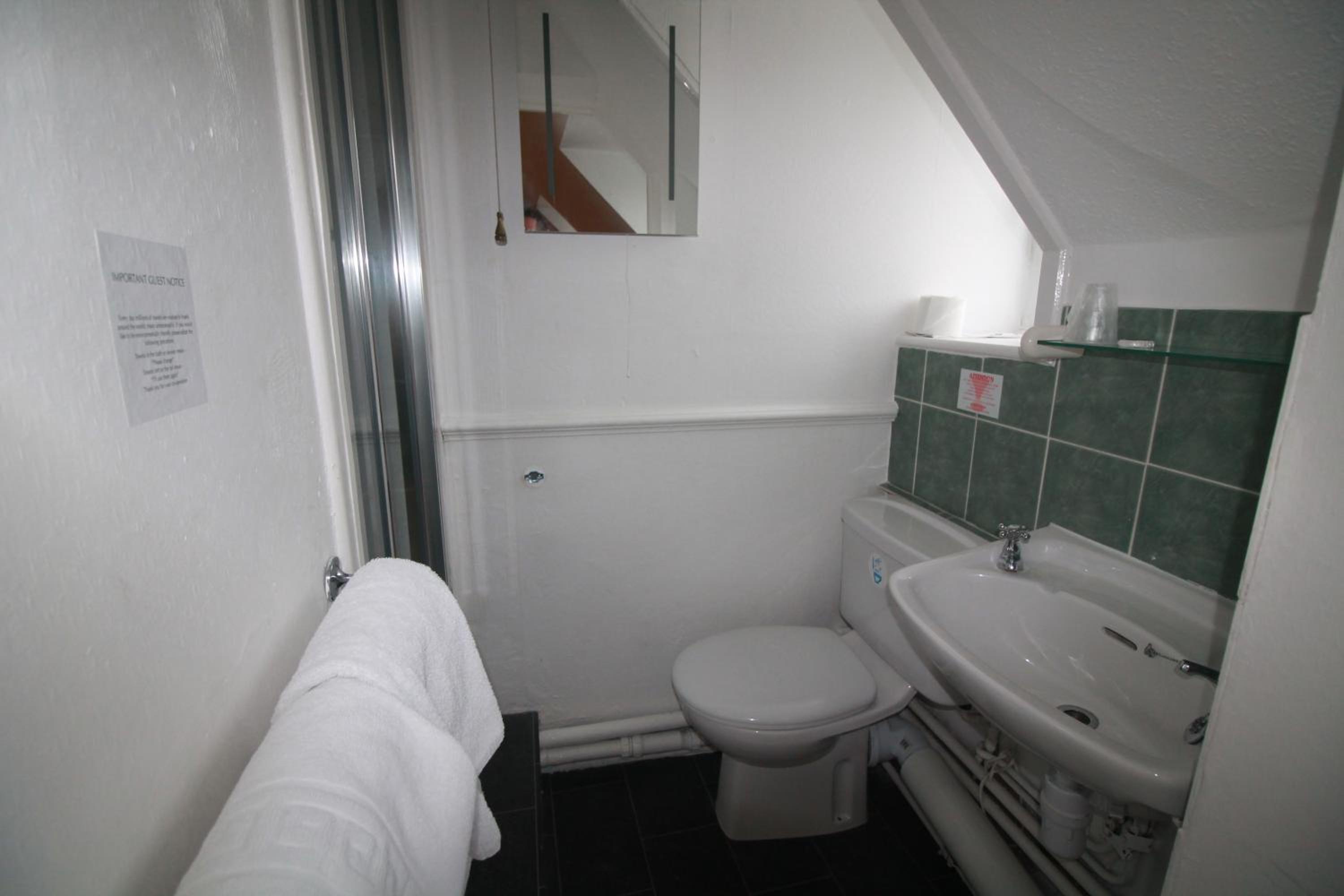 Second Floor Double or Twin Room photo 3
