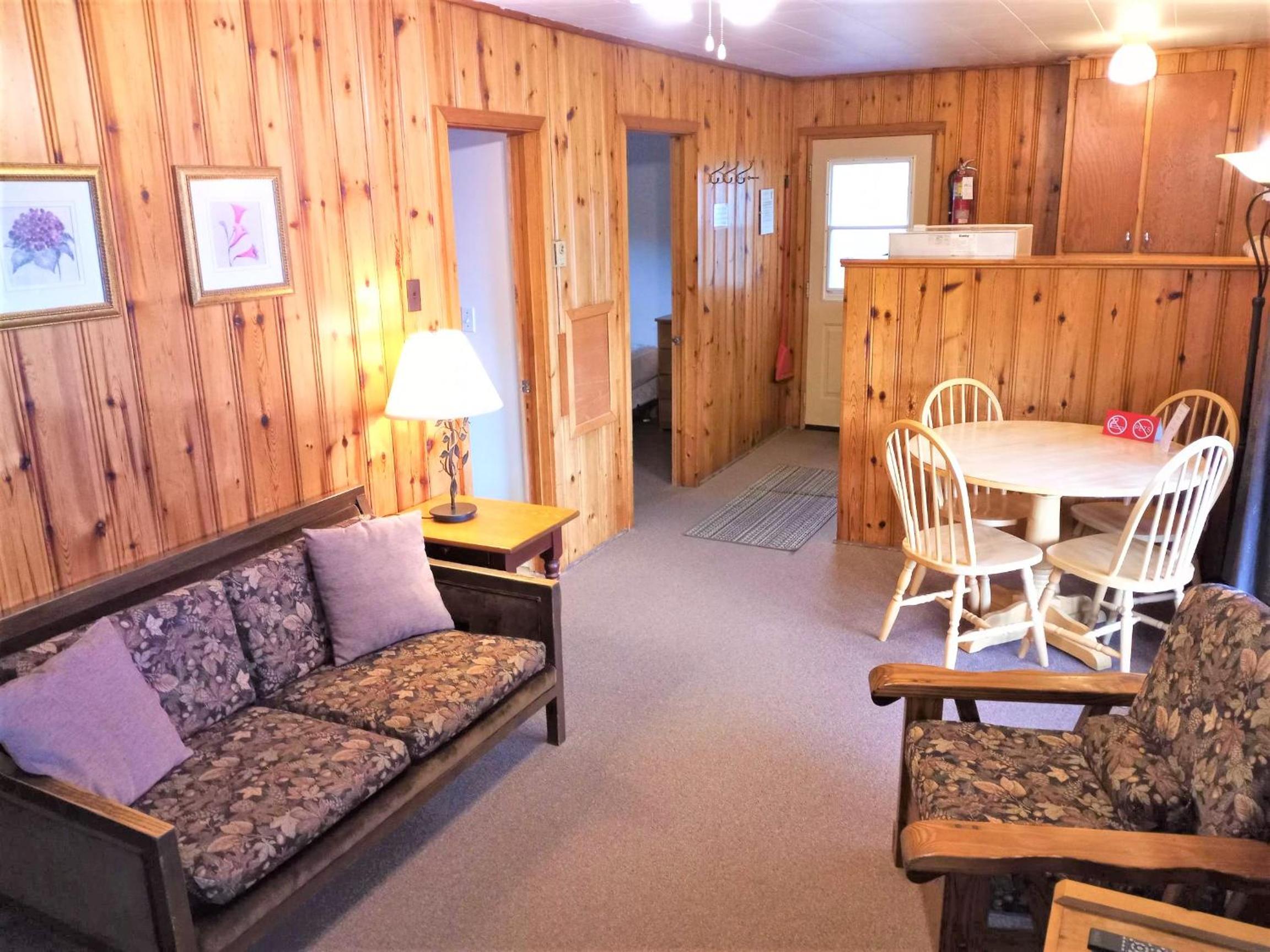 Two-Bedroom Cottage photo 3