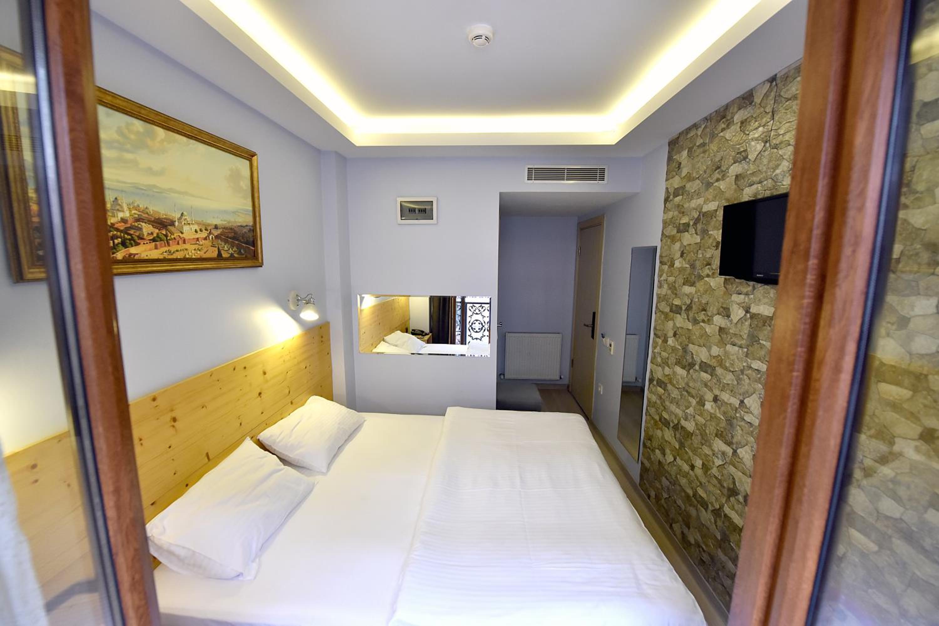 Small Double Room photo 1