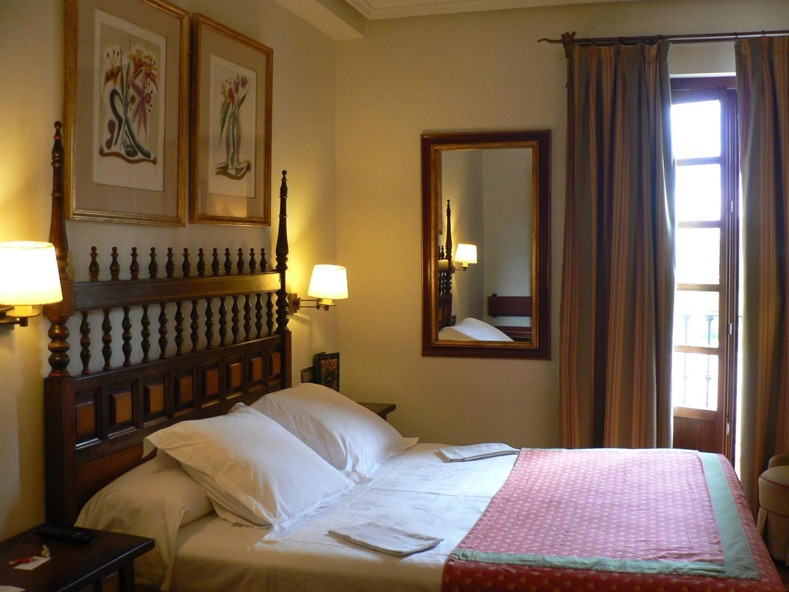 Standard Double Room - Photo 3
