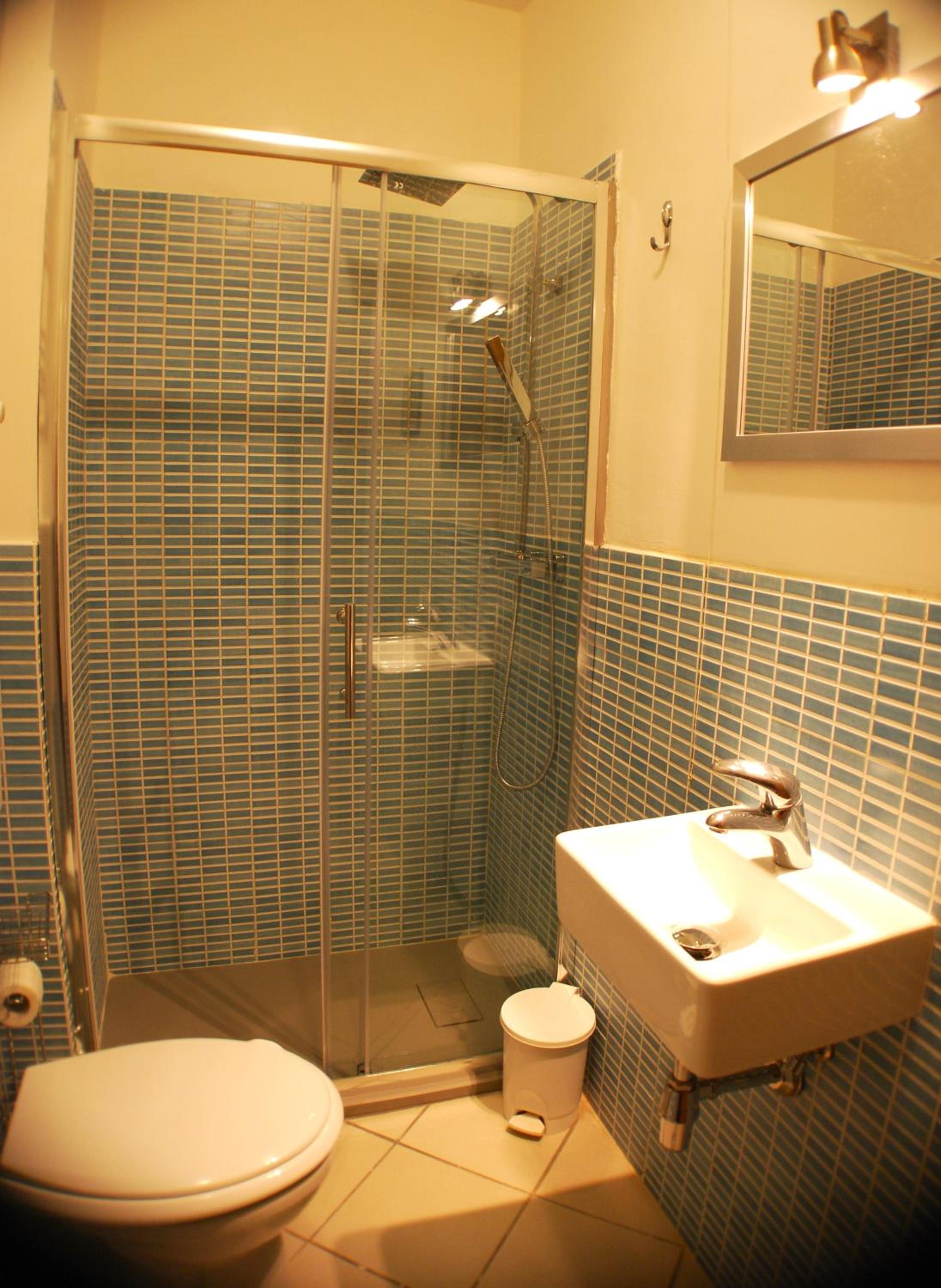 Standard Single Room with Shared Bathroom photo 3