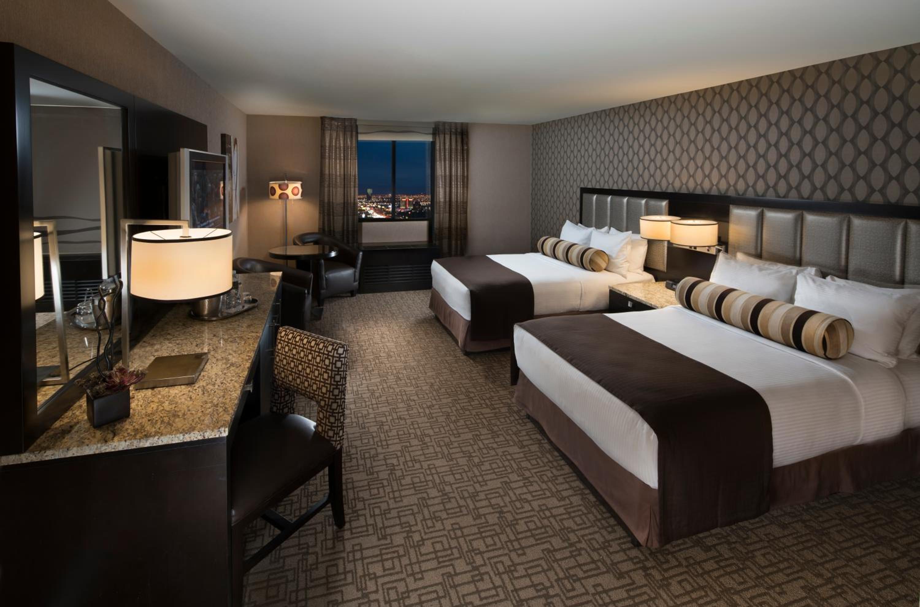 Gold Tower Deluxe with Two Double Beds - Photo 1