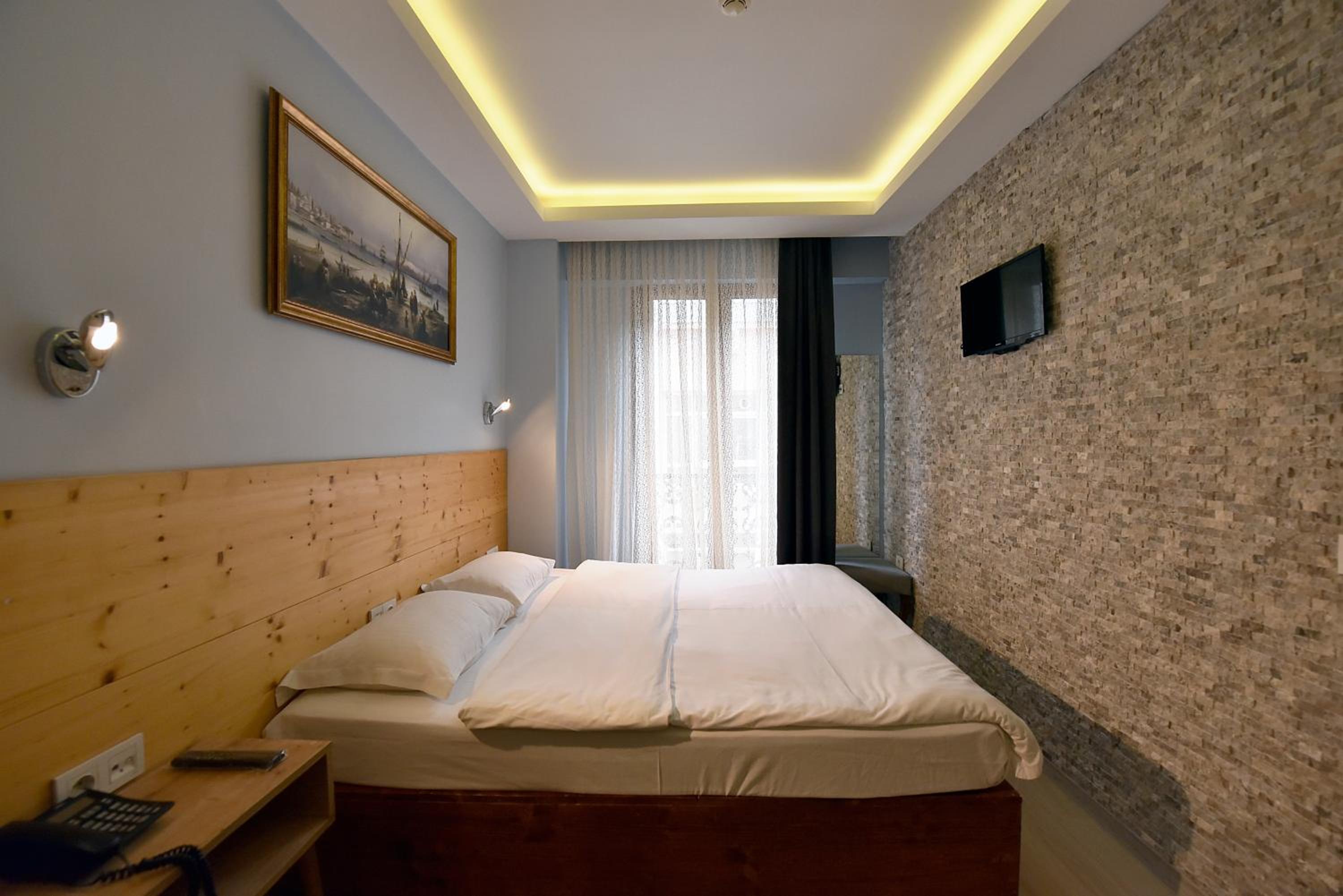 Budget Double Room photo 1